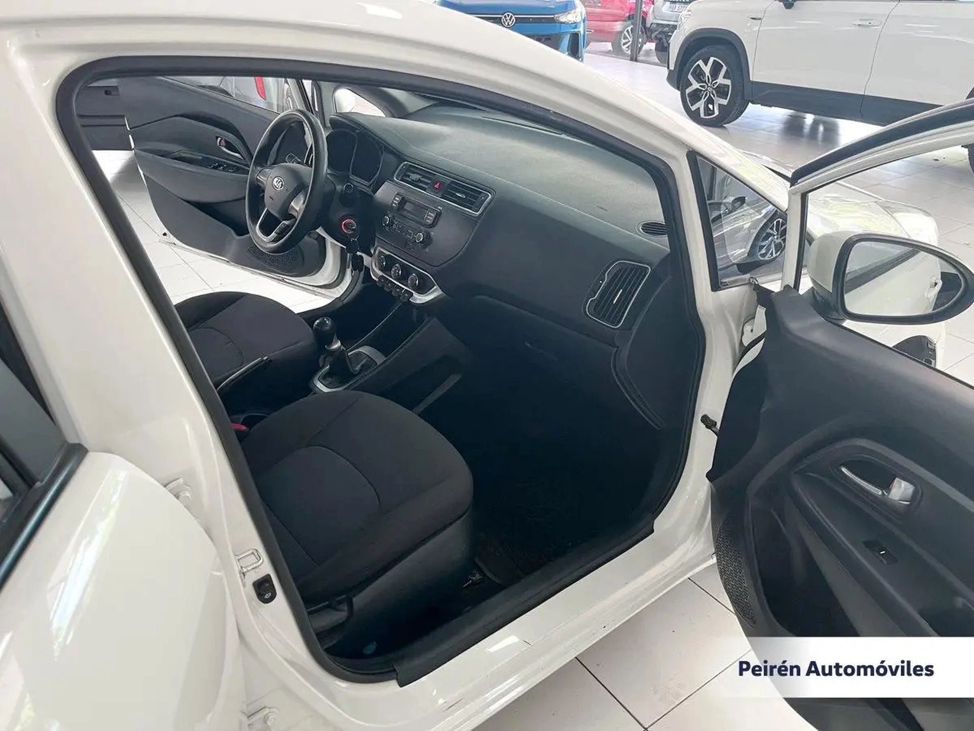 Kia Rio Sedán Ex 1.2 2017