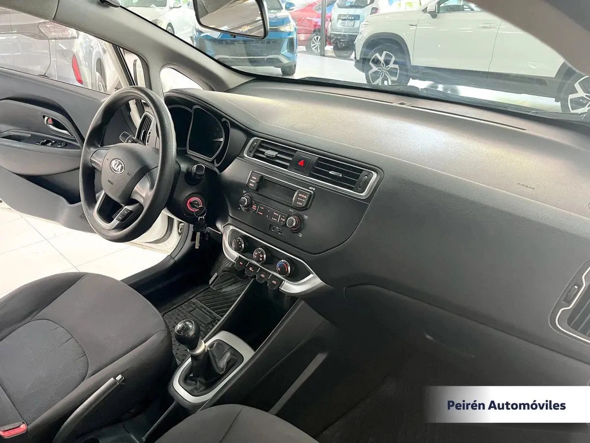 Kia Rio Sedán Ex 1.2 2017
