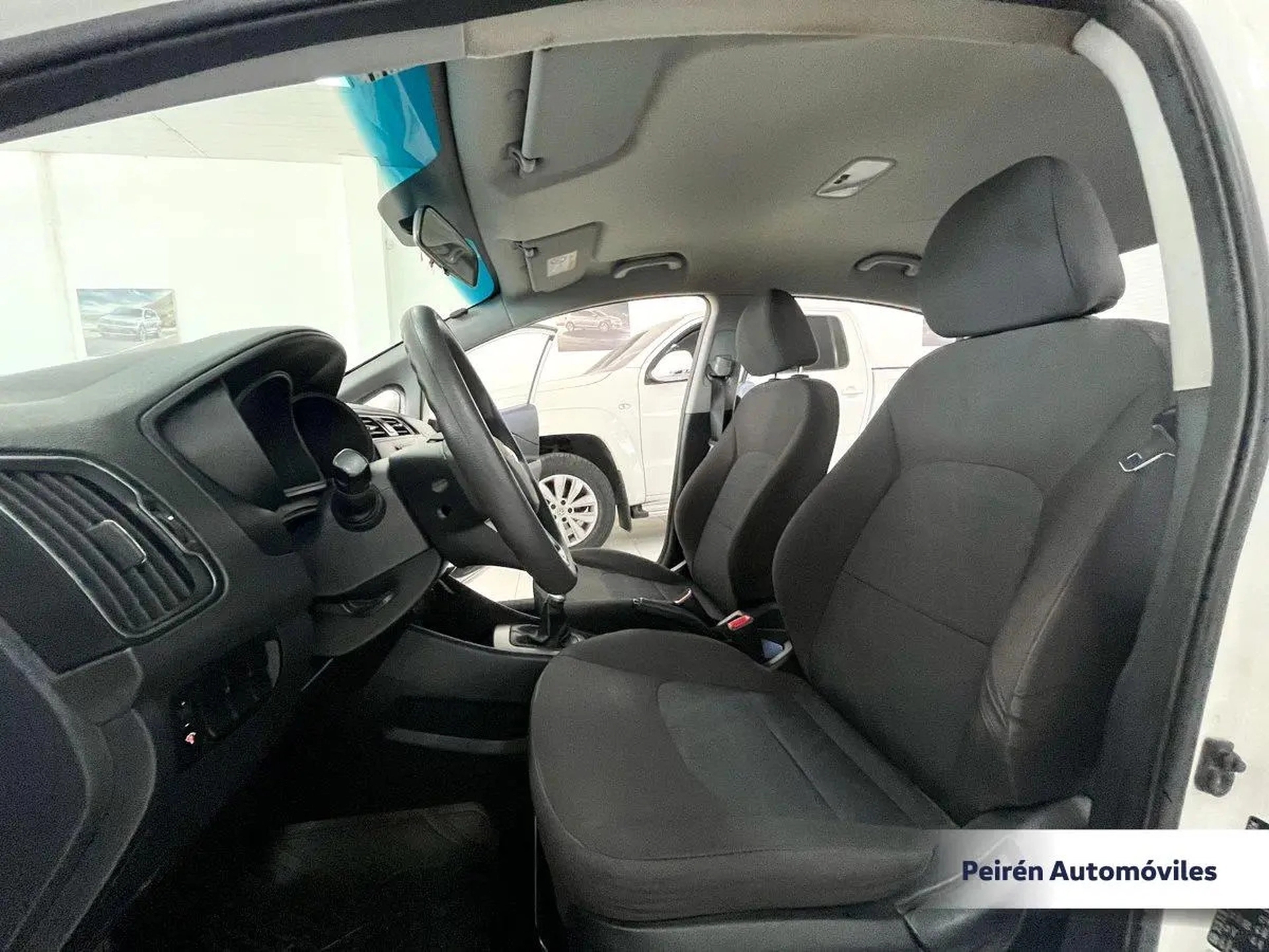 Kia Rio Sedán Ex 1.2 2017