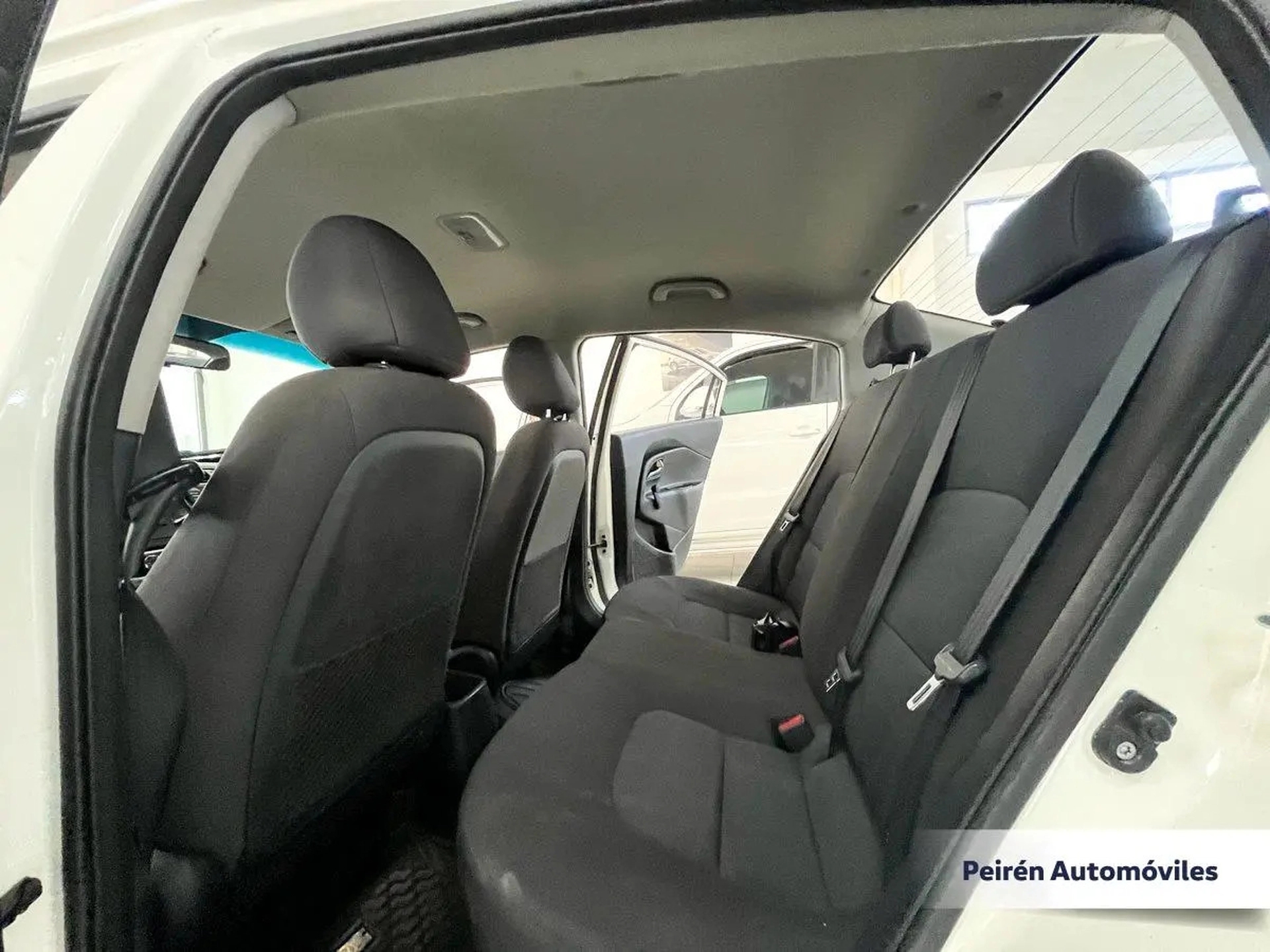 Kia Rio Sedán Ex 1.2 2017