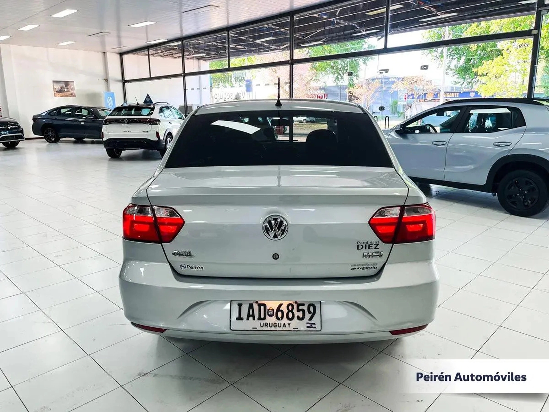 Volkswagen Gol Sedán Power 1.6 2015 Peirén