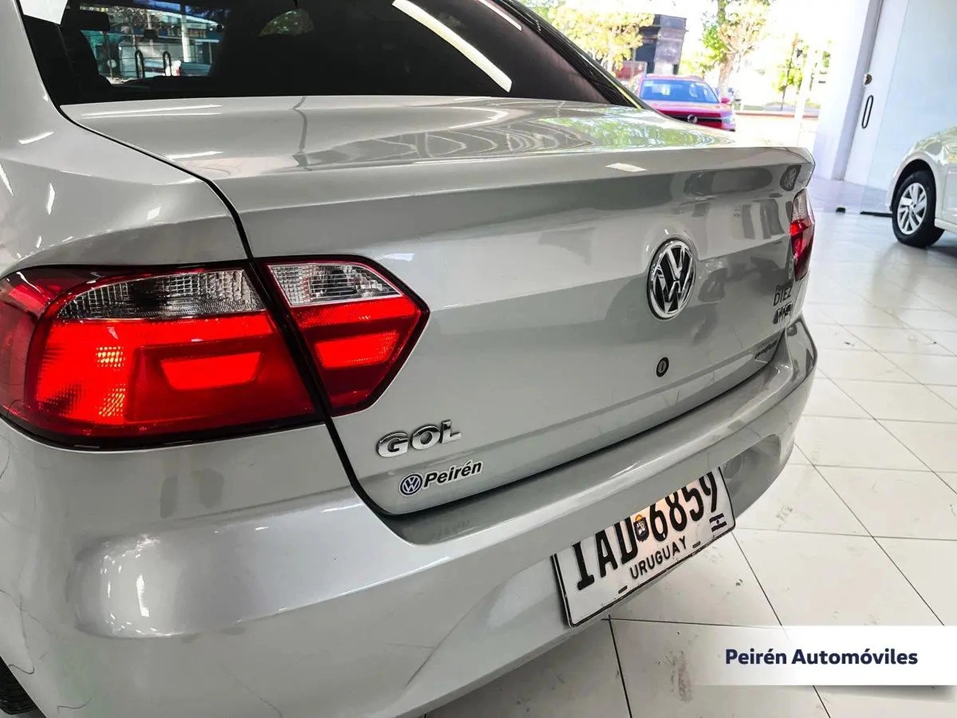 Volkswagen Gol Sedán Power 1.6 2015 Peirén