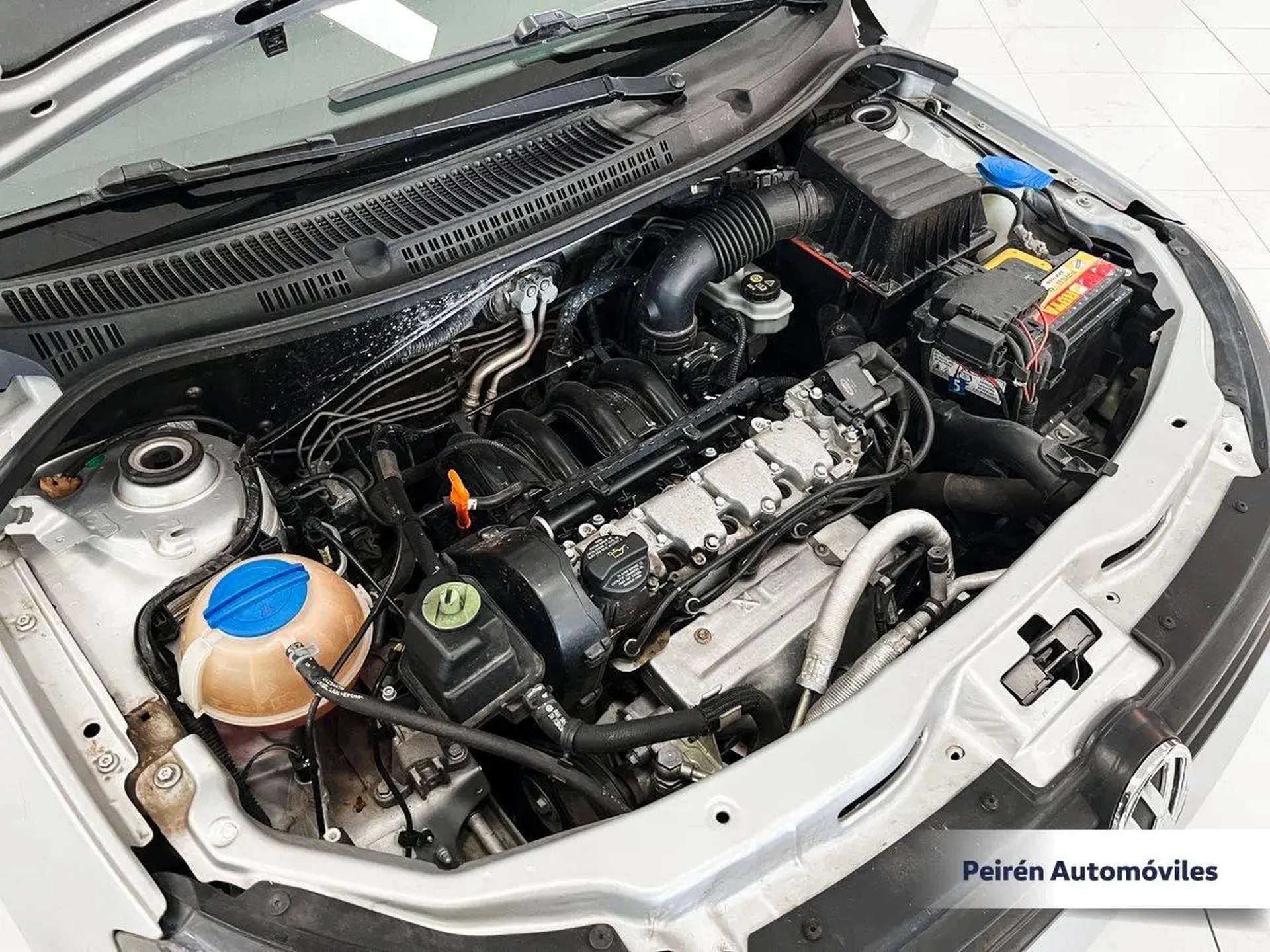 Volkswagen Gol Sedán Power 1.6 2015 Peirén