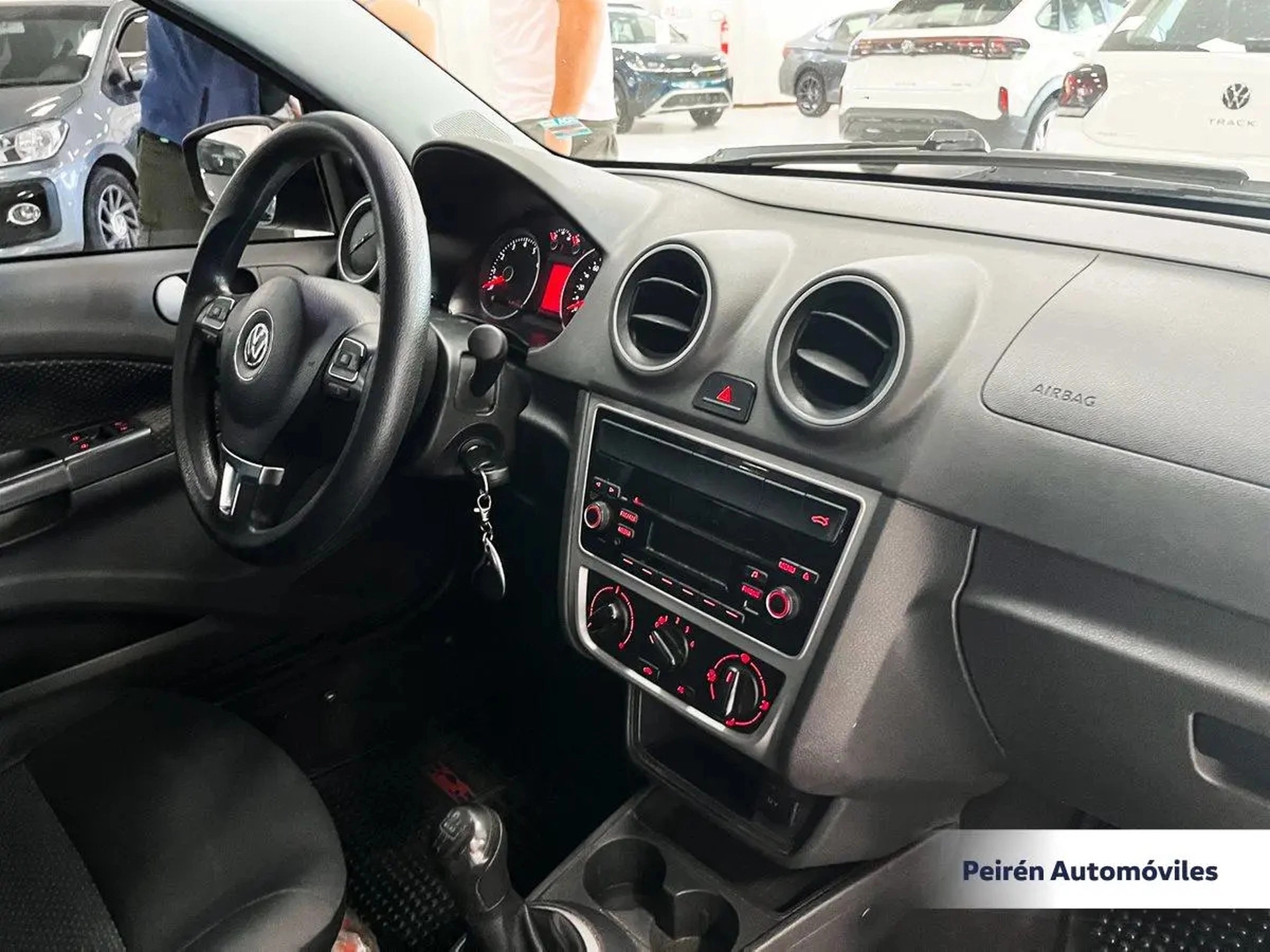 Volkswagen Gol Sedán Power 1.6 2015 Peirén