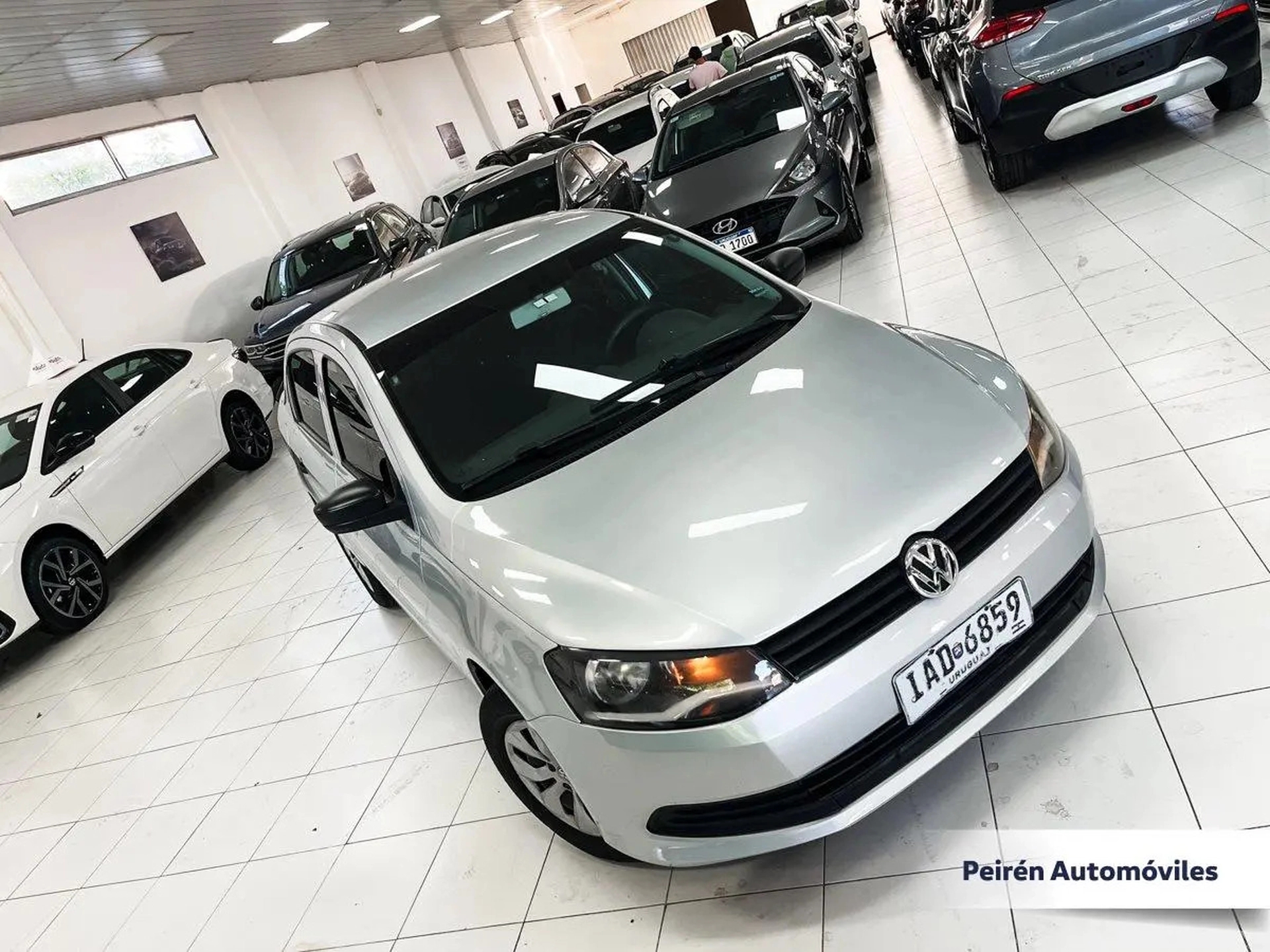 Volkswagen Gol Sedán Power 1.6 2015 Peirén