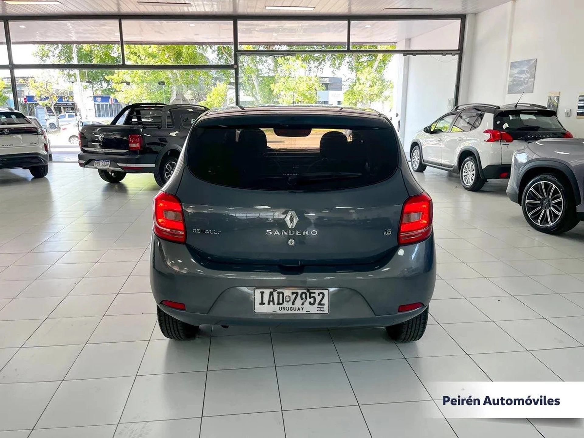 Renault Sandero Expression 1.6 2015