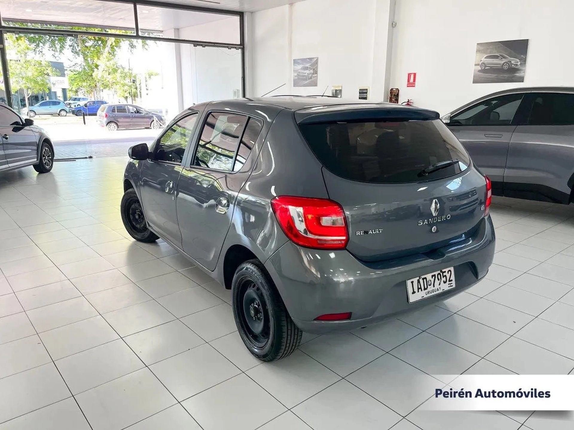 Renault Sandero Expression 1.6 2015