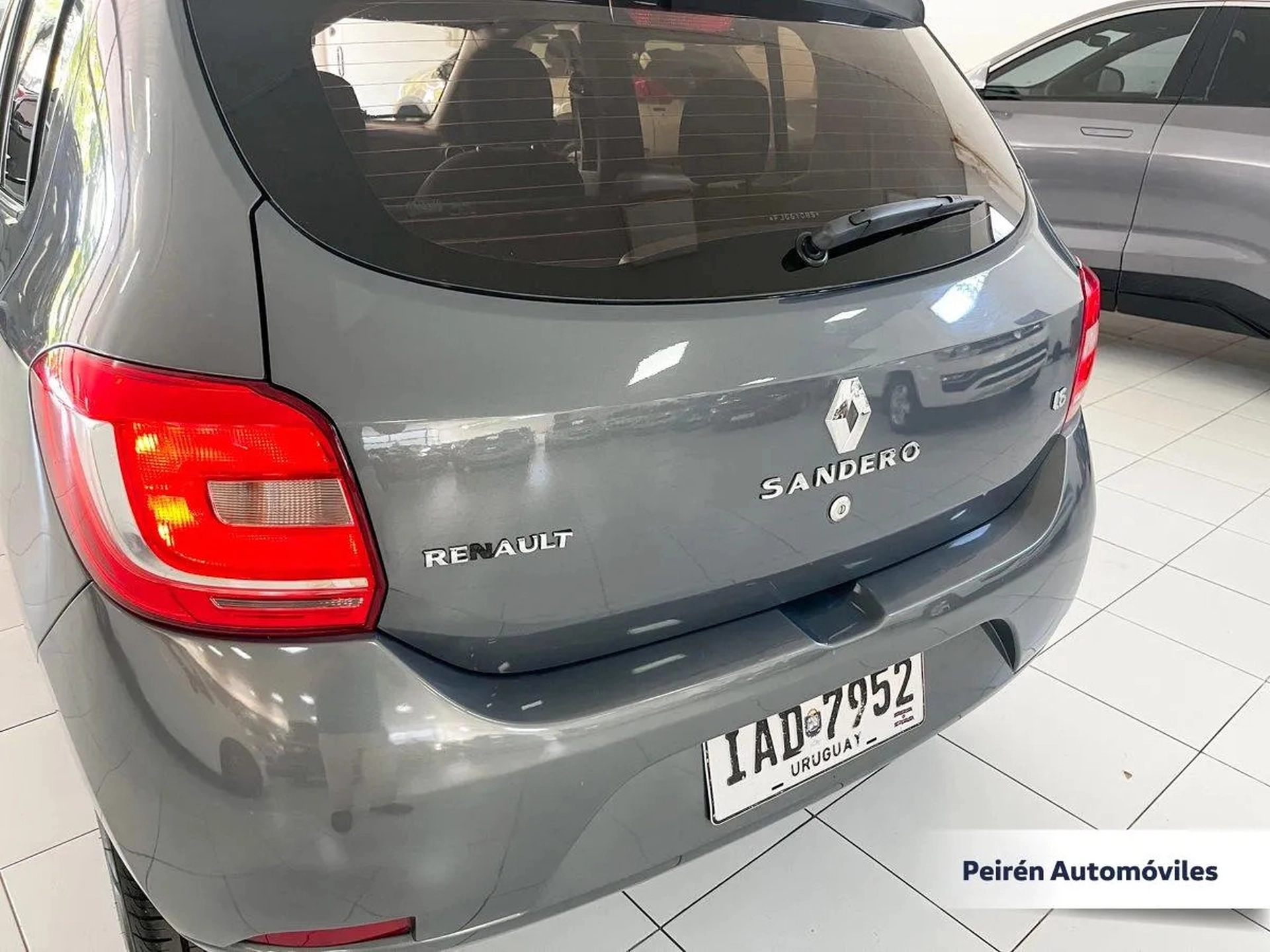 Renault Sandero Expression 1.6 2015