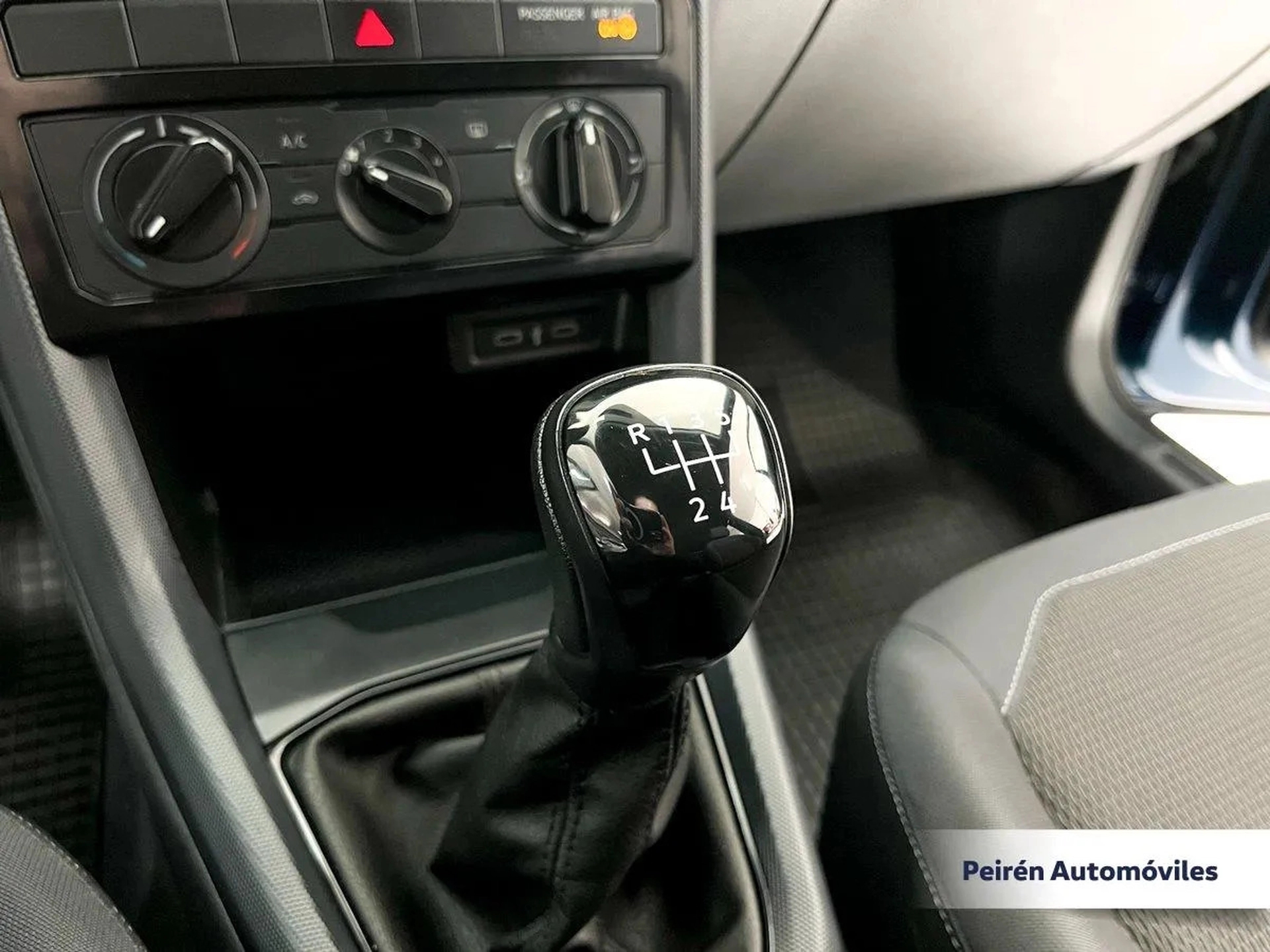Volkswagen T-cross Trendline 1.0 2024 Peirén