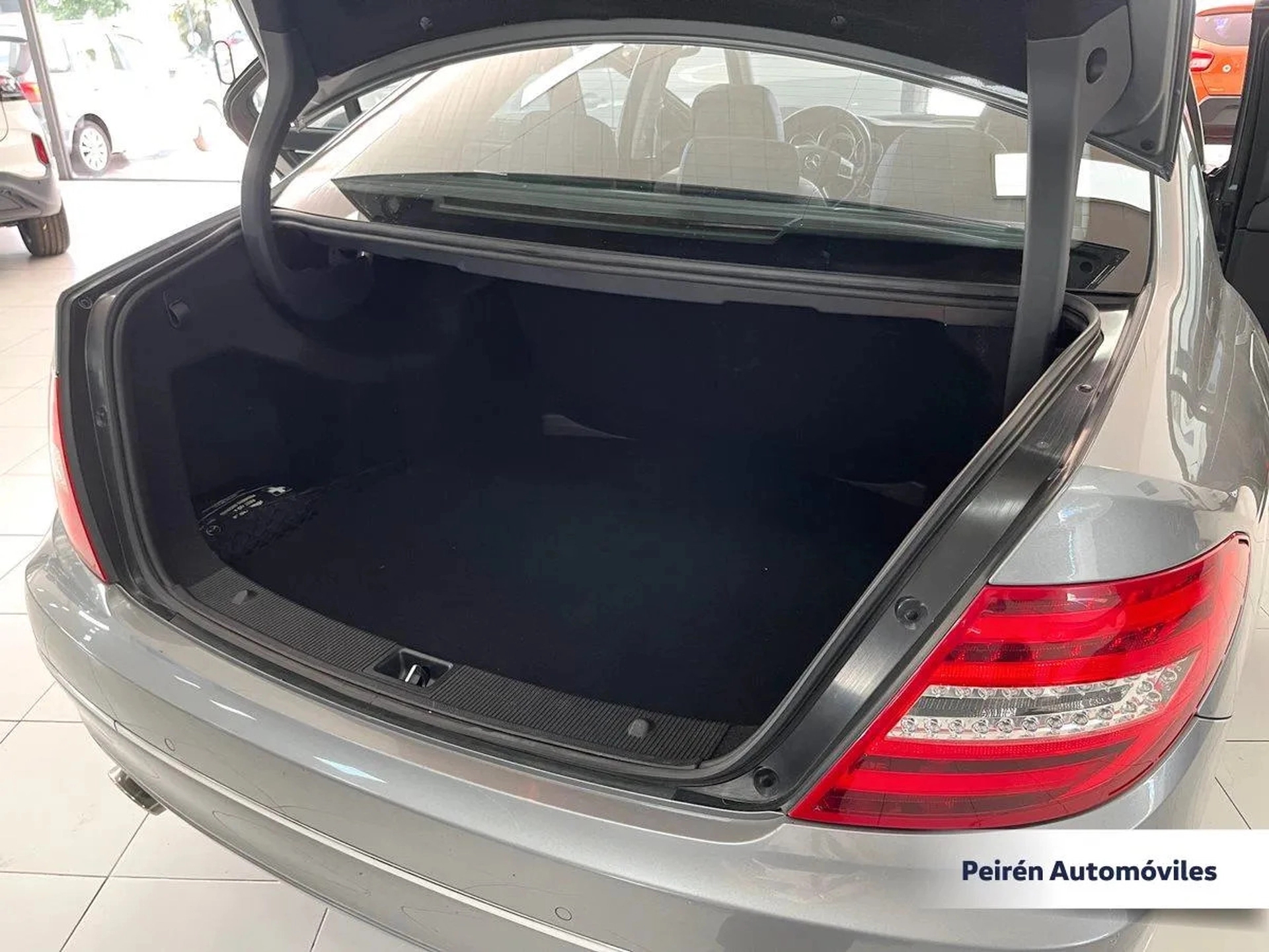 Mercedes-benz C200 2.0 2012 Peirén