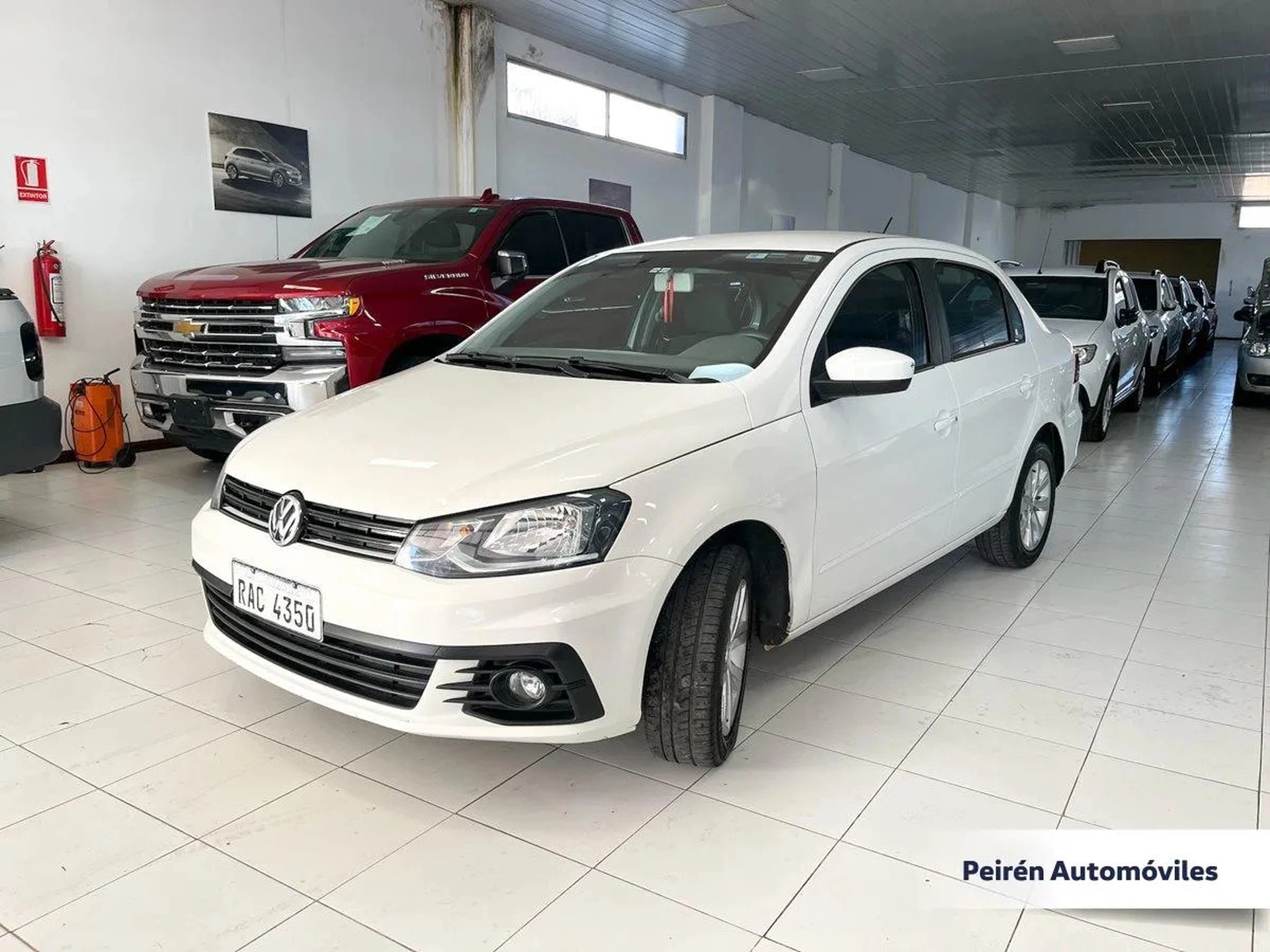 Volkswagen Gol Sedán Comfortline 1.6 2017 Peirén