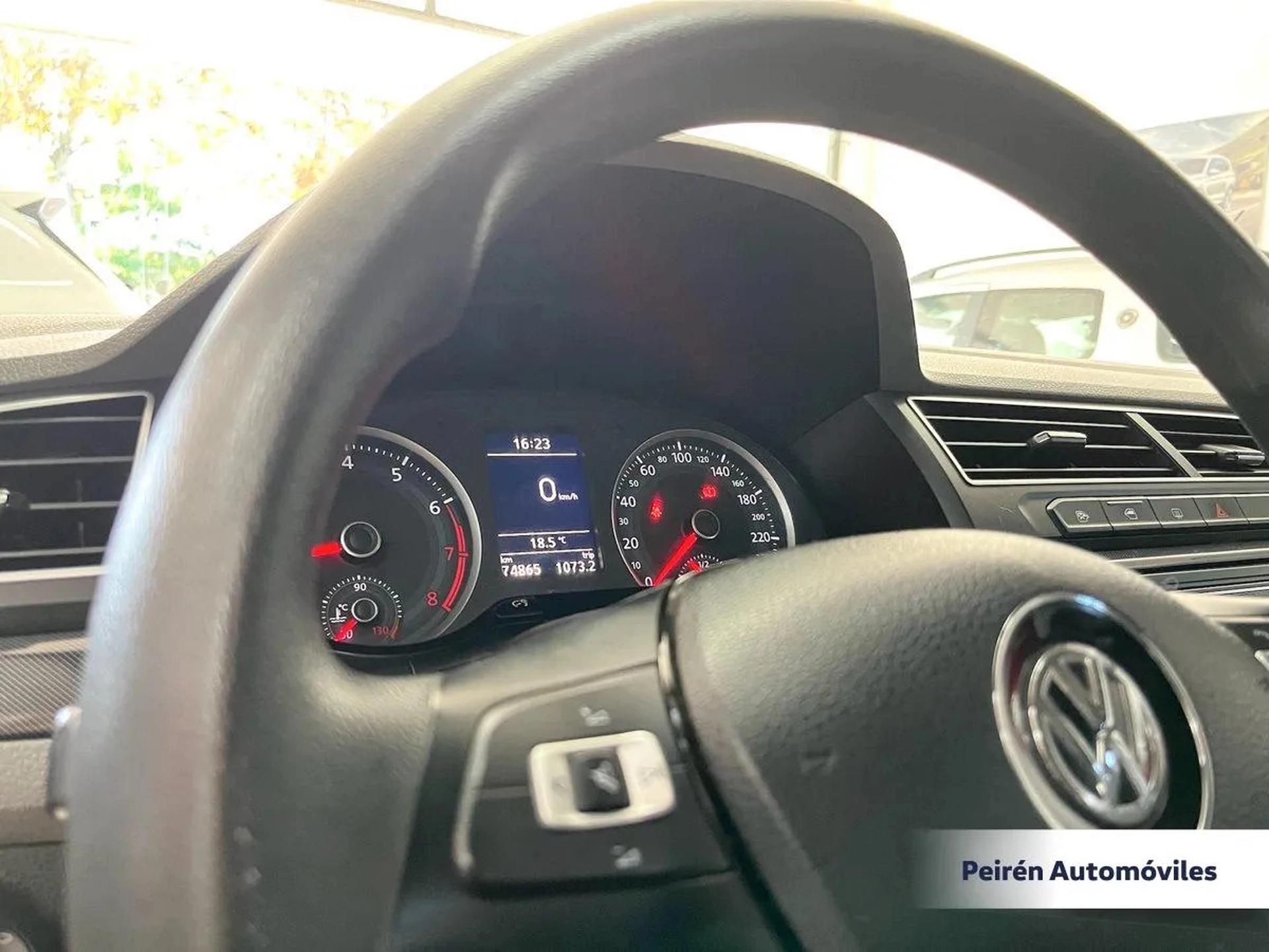 Volkswagen Gol Sedán Comfortline 1.6 2017 Peirén