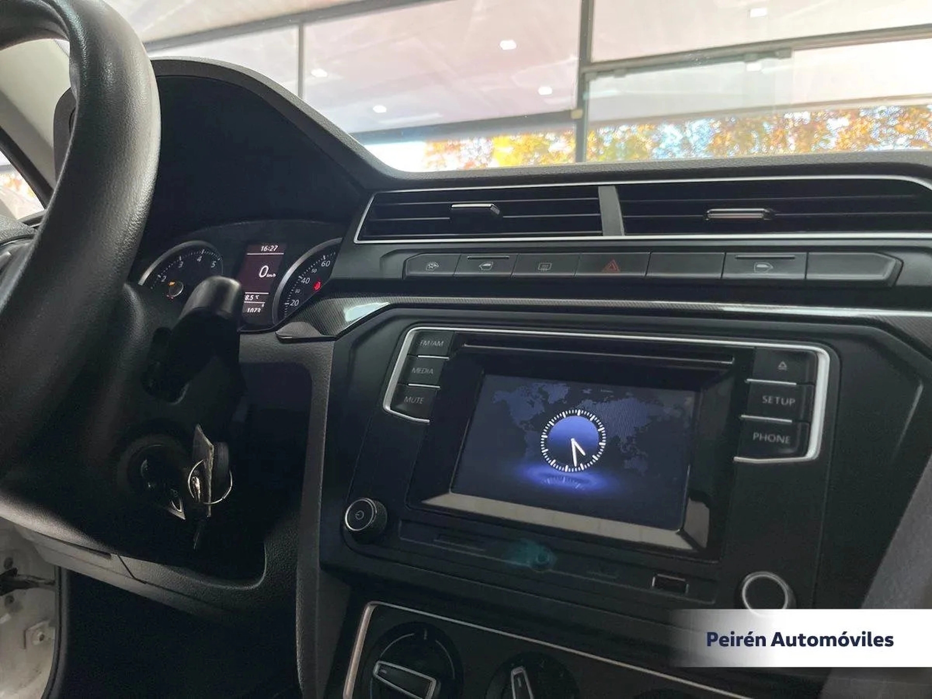 Volkswagen Gol Sedán Comfortline 1.6 2017 Peirén