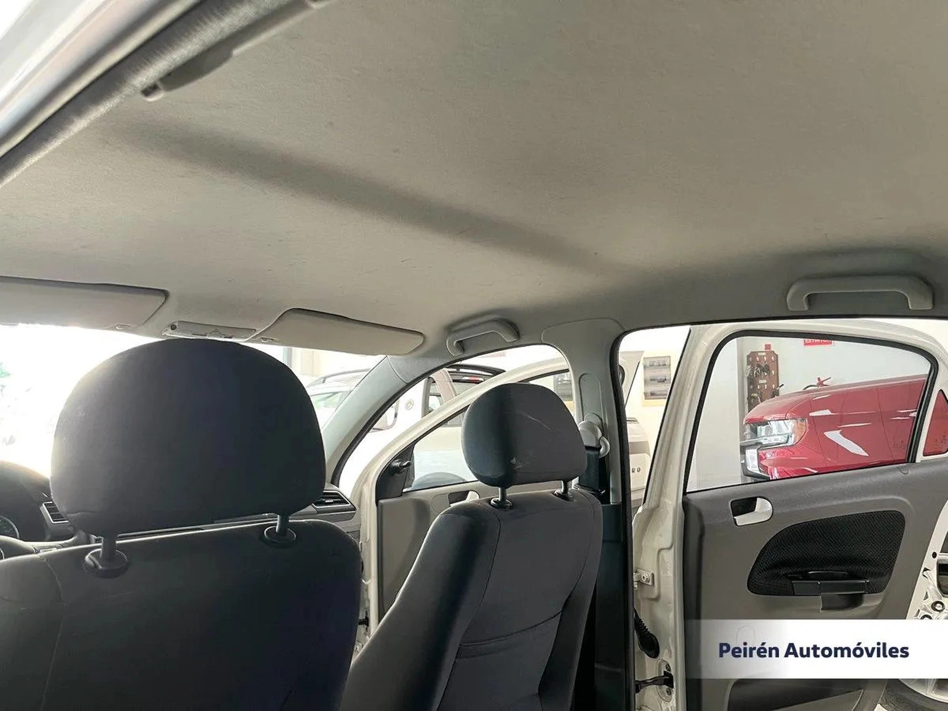 Volkswagen Gol Sedán Comfortline 1.6 2017 Peirén