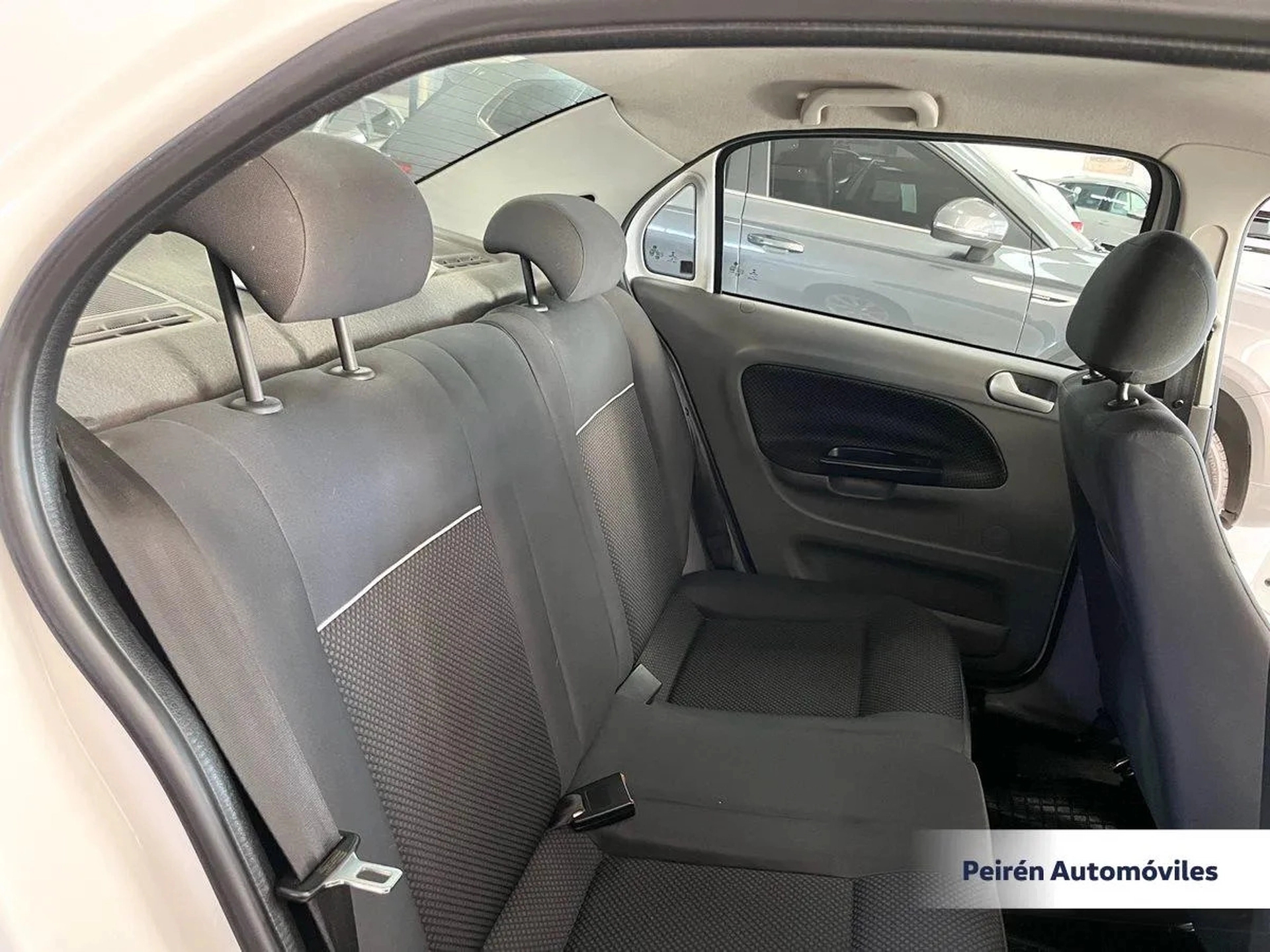Volkswagen Gol Sedán Comfortline 1.6 2017 Peirén