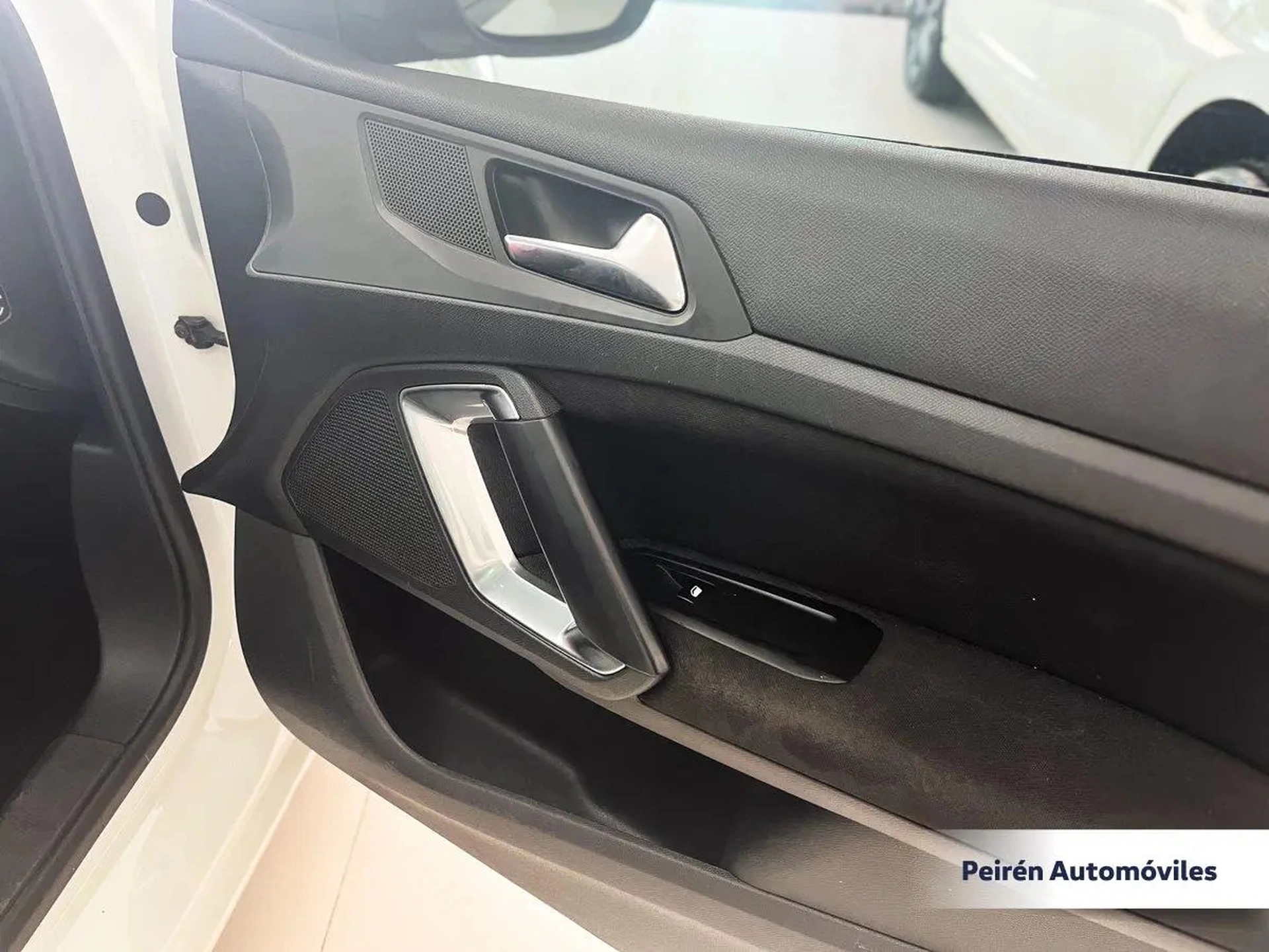 Peugeot 308 Active 1.6 2015