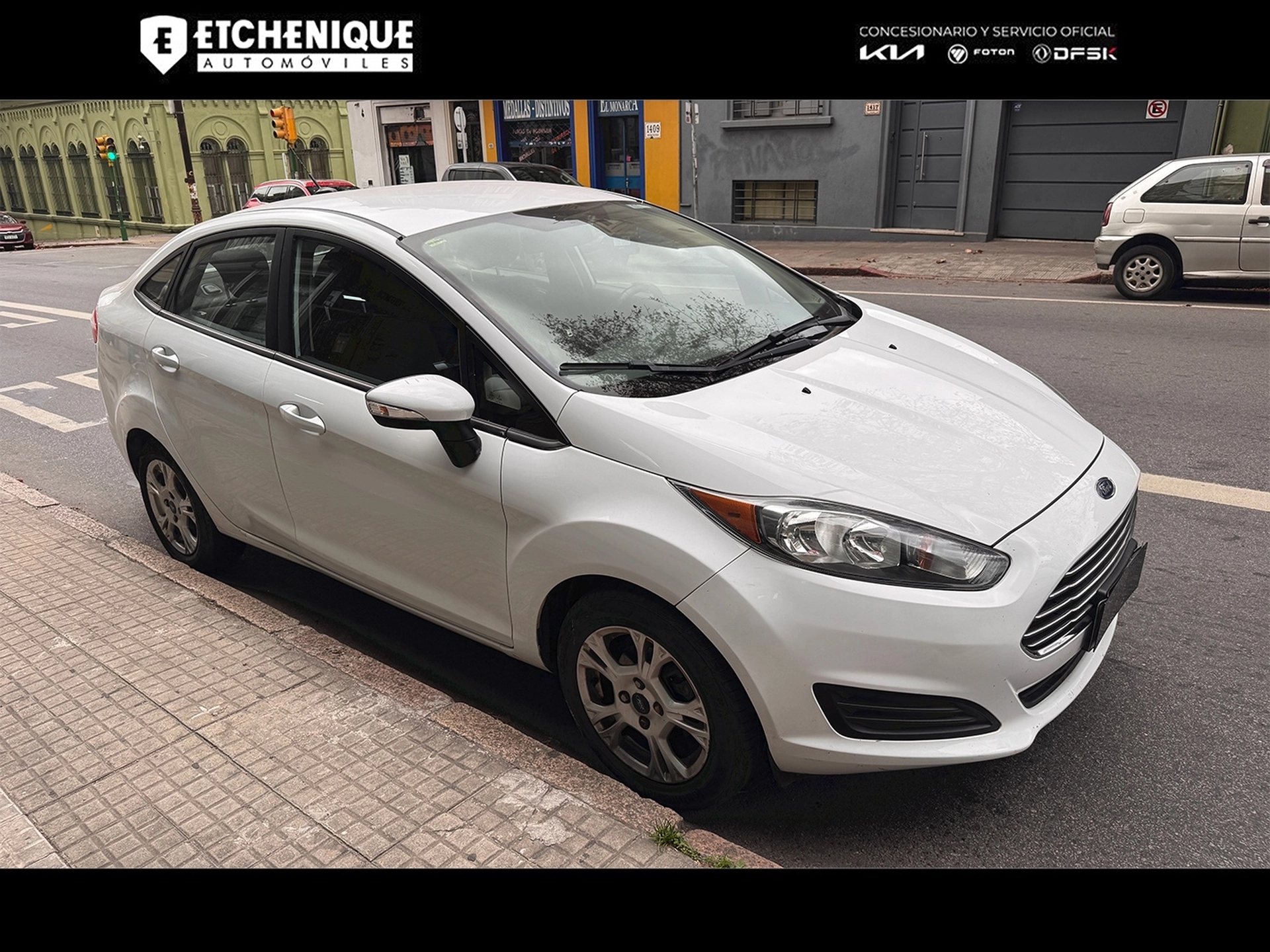 Ford Fiesta Kinetic SE Plus 1.6 PowerShift Sedán Automático