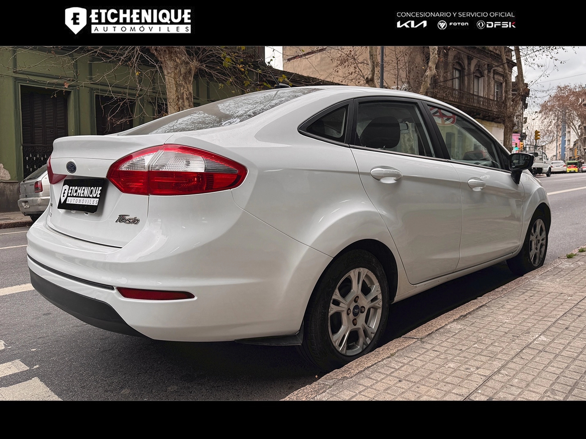 Ford Fiesta Kinetic SE Plus 1.6 PowerShift Sedán Automático