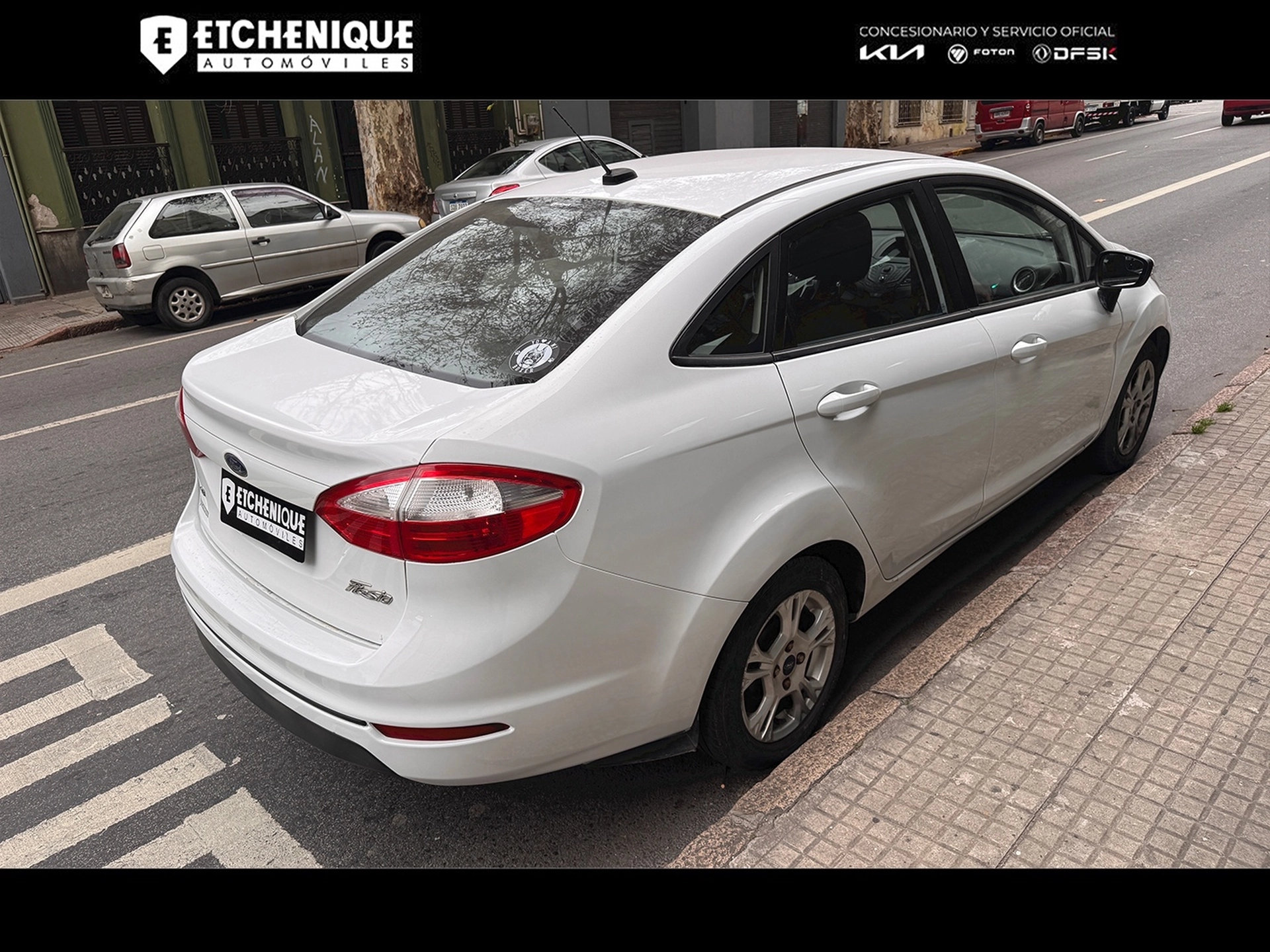 Ford Fiesta Kinetic SE Plus 1.6 PowerShift Sedán Automático