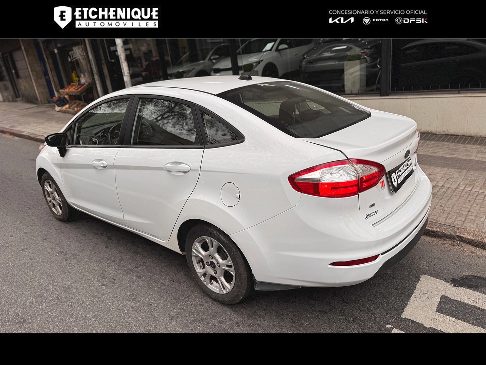 Ford Fiesta Kinetic SE Plus 1.6 PowerShift Sedán Automático