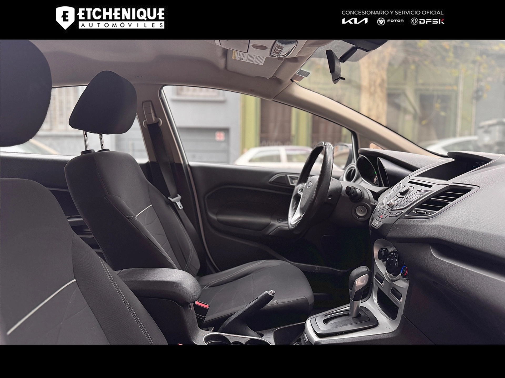 Ford Fiesta Kinetic SE Plus 1.6 PowerShift Sedán Automático