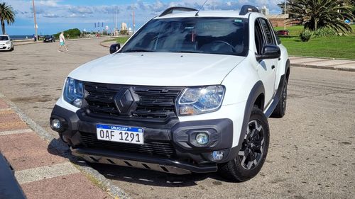Renault Oroch 4WD 1.3 TCe M/T Intens Outsider