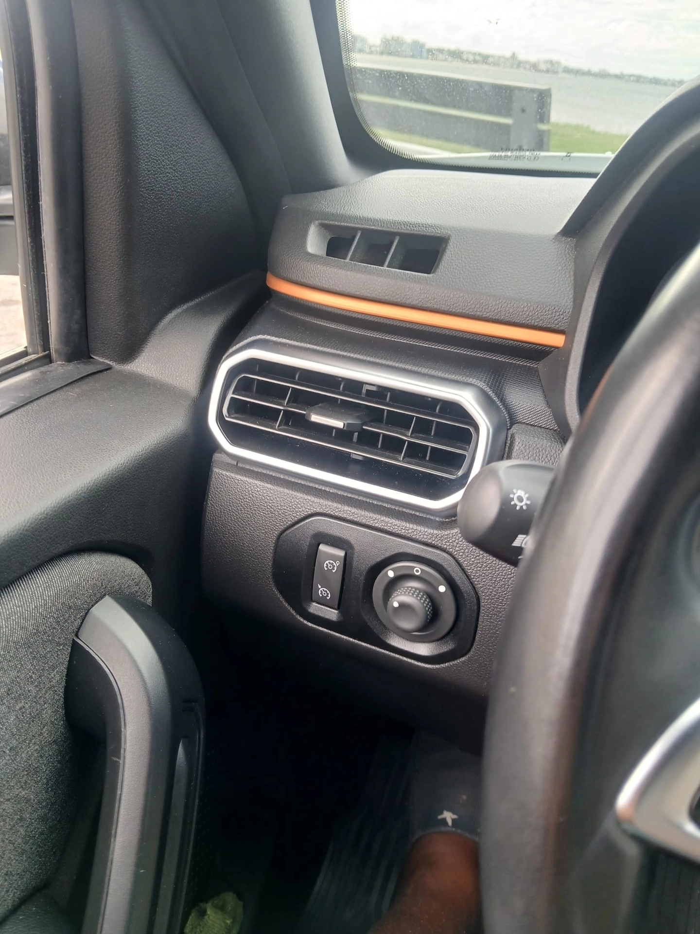 Renault Oroch 4WD 1.3 TCe M/T Intens Outsider