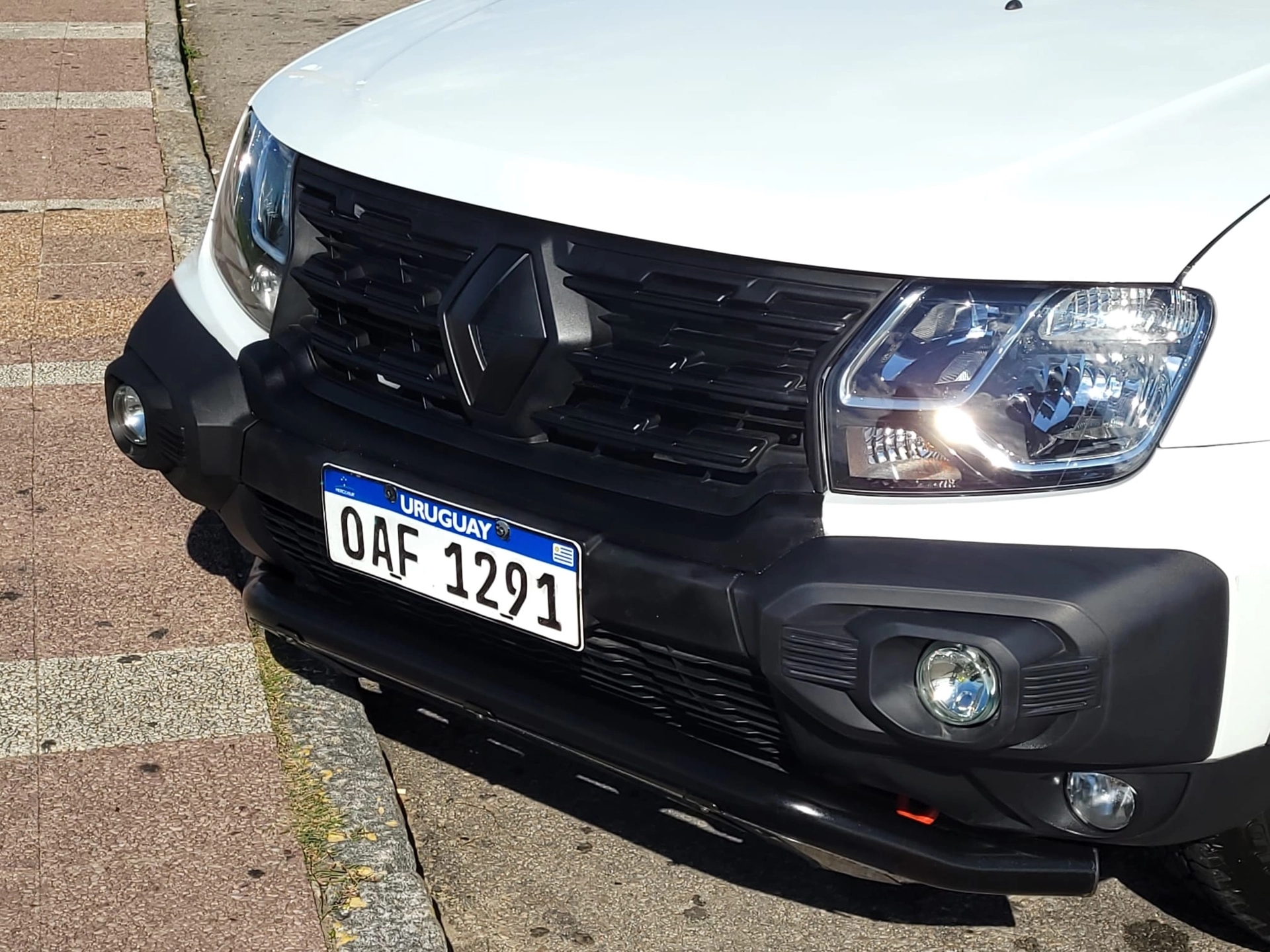 Renault Oroch 4WD 1.3 TCe M/T Intens Outsider