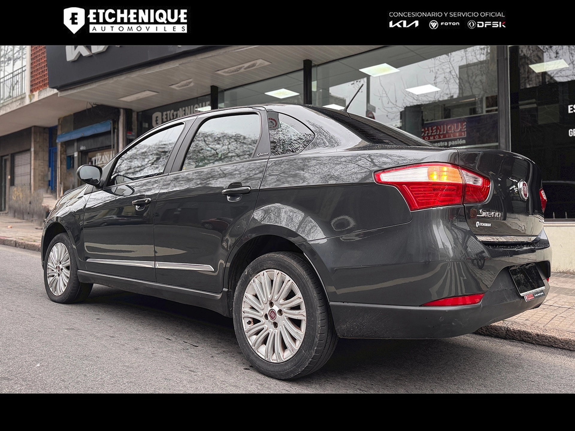 Fiat Grand Siena Essence 1.6 Manual
