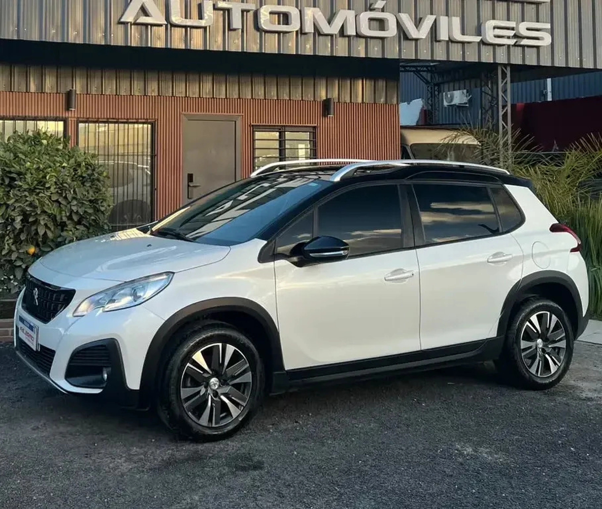 Peugeot 2008 1.6 Feline 5p