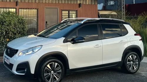 Peugeot 2008 1.6 Feline 5p