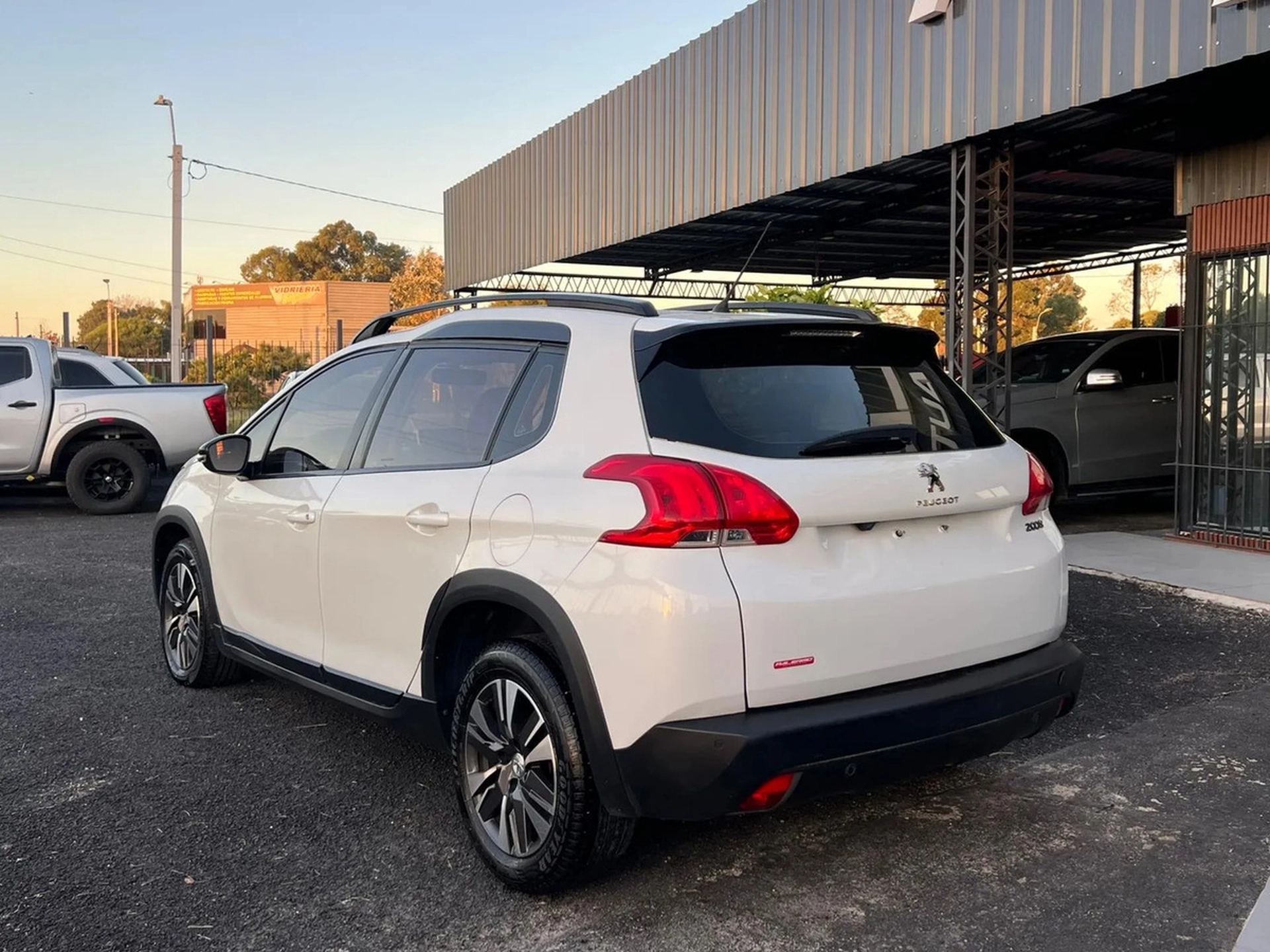 Peugeot 2008 1.6 Feline 5p