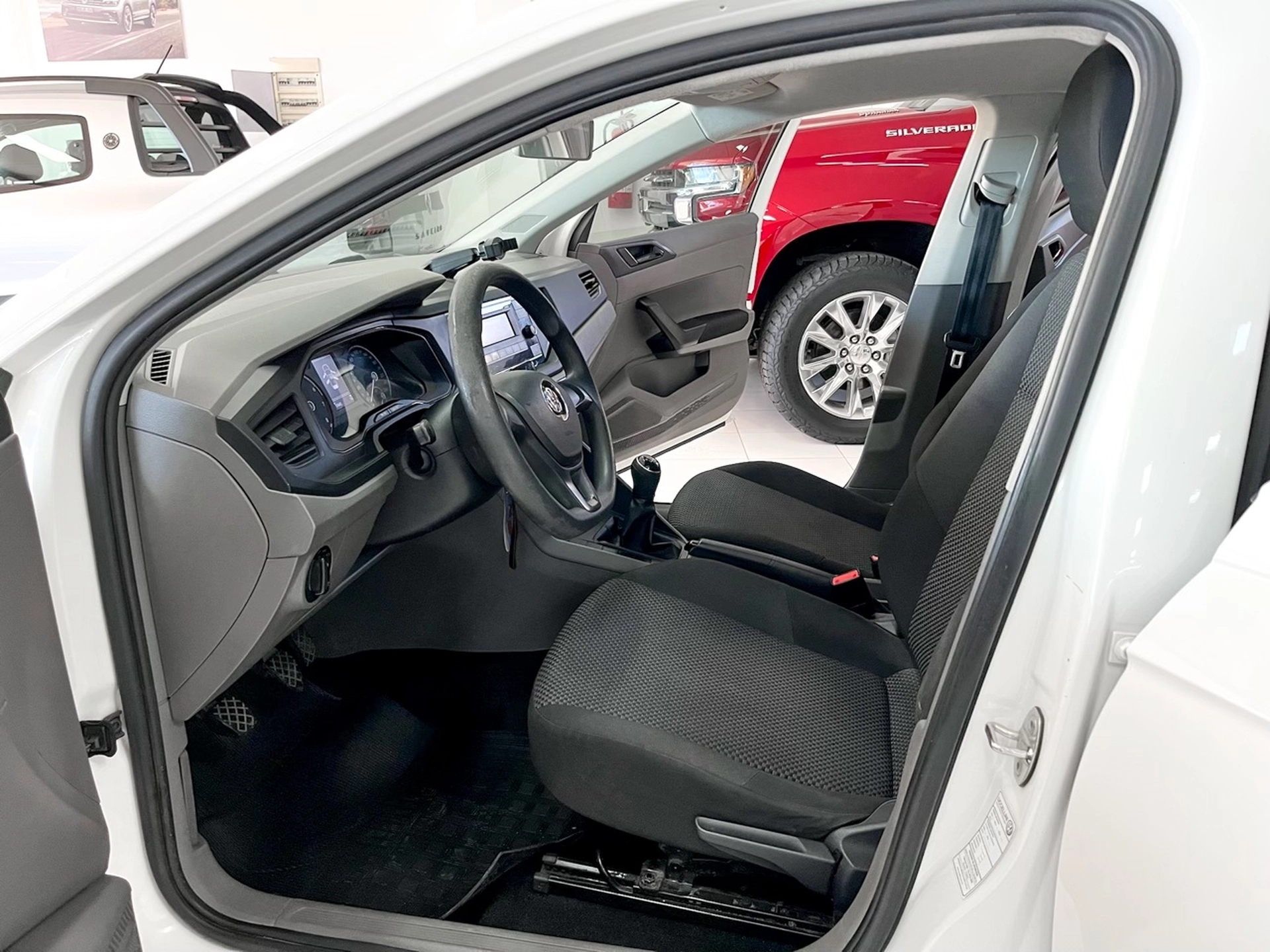 Volkswagen Polo Trendline M/T