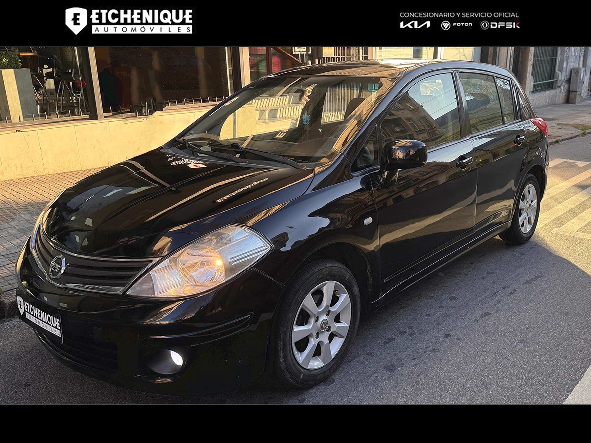 Nissan Tiida Extra Full Automática