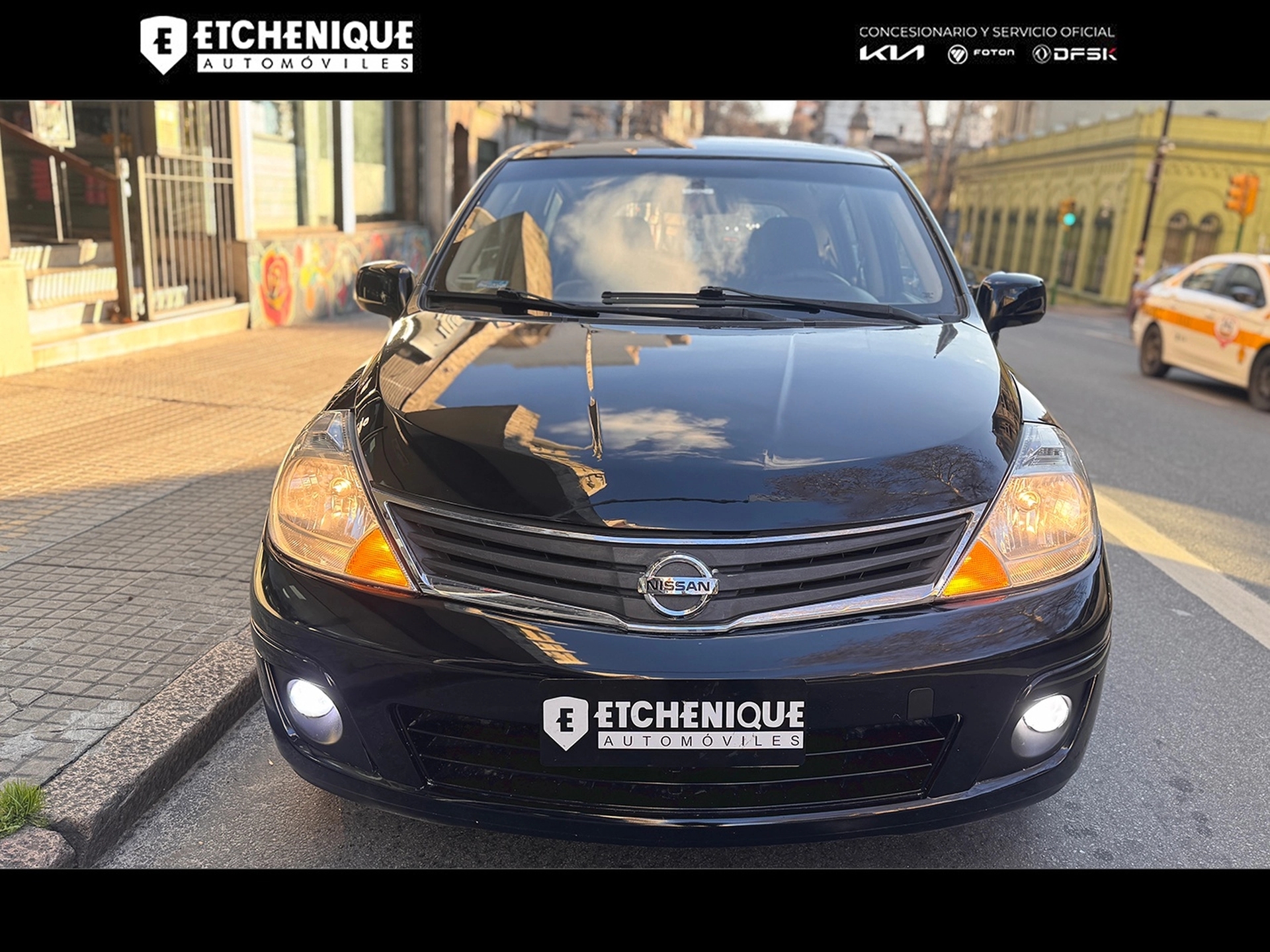 Nissan Tiida Extra Full Automática
