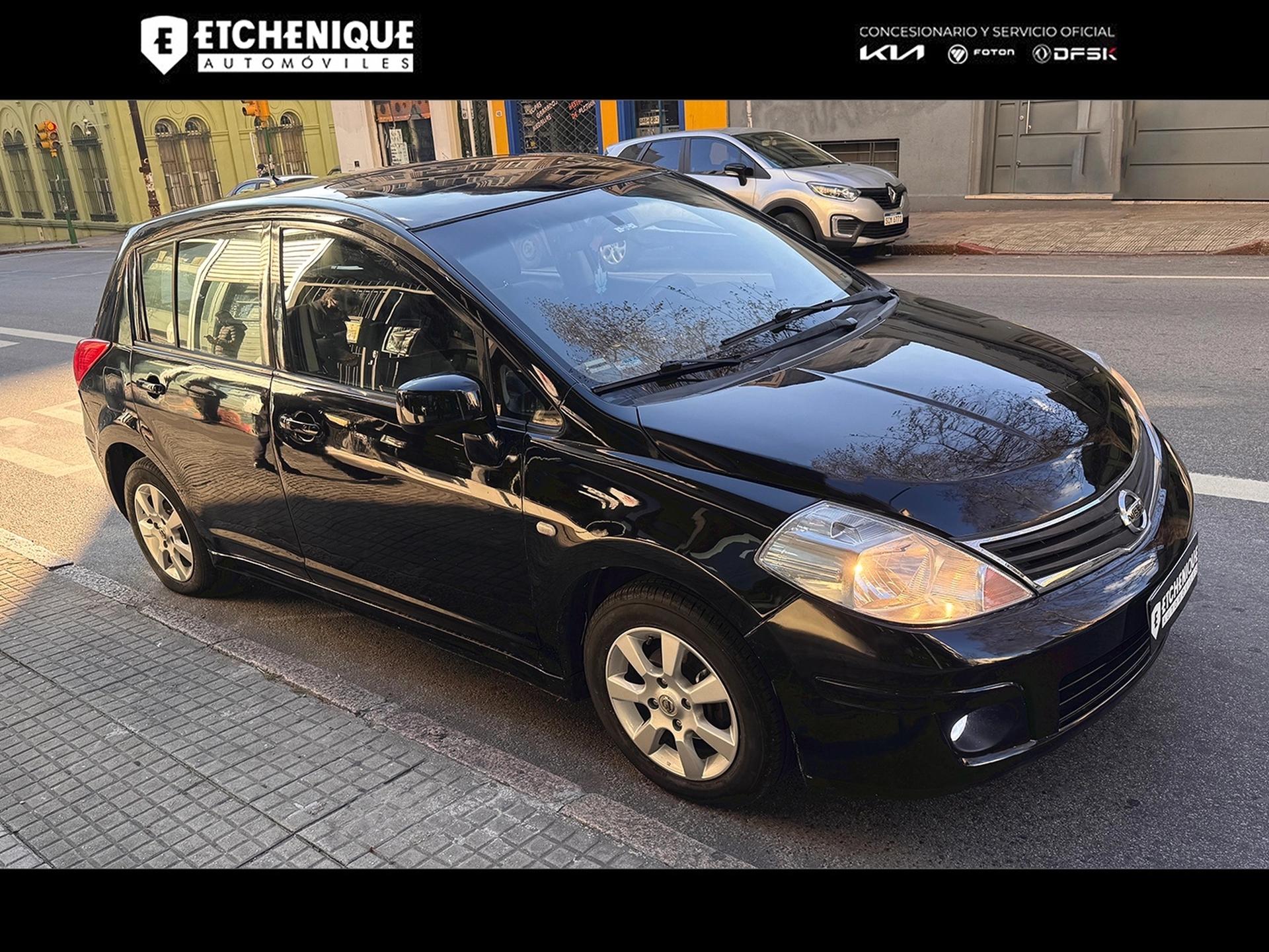 Nissan Tiida Extra Full Automática