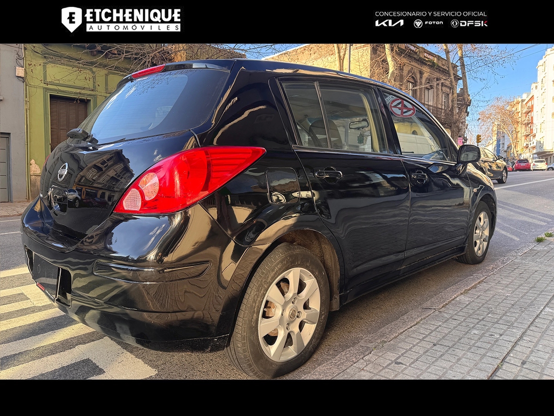 Nissan Tiida Extra Full Automática