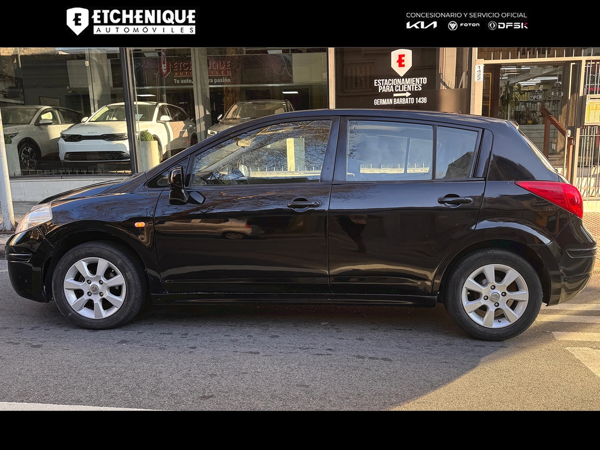 Nissan Tiida Extra Full Automática