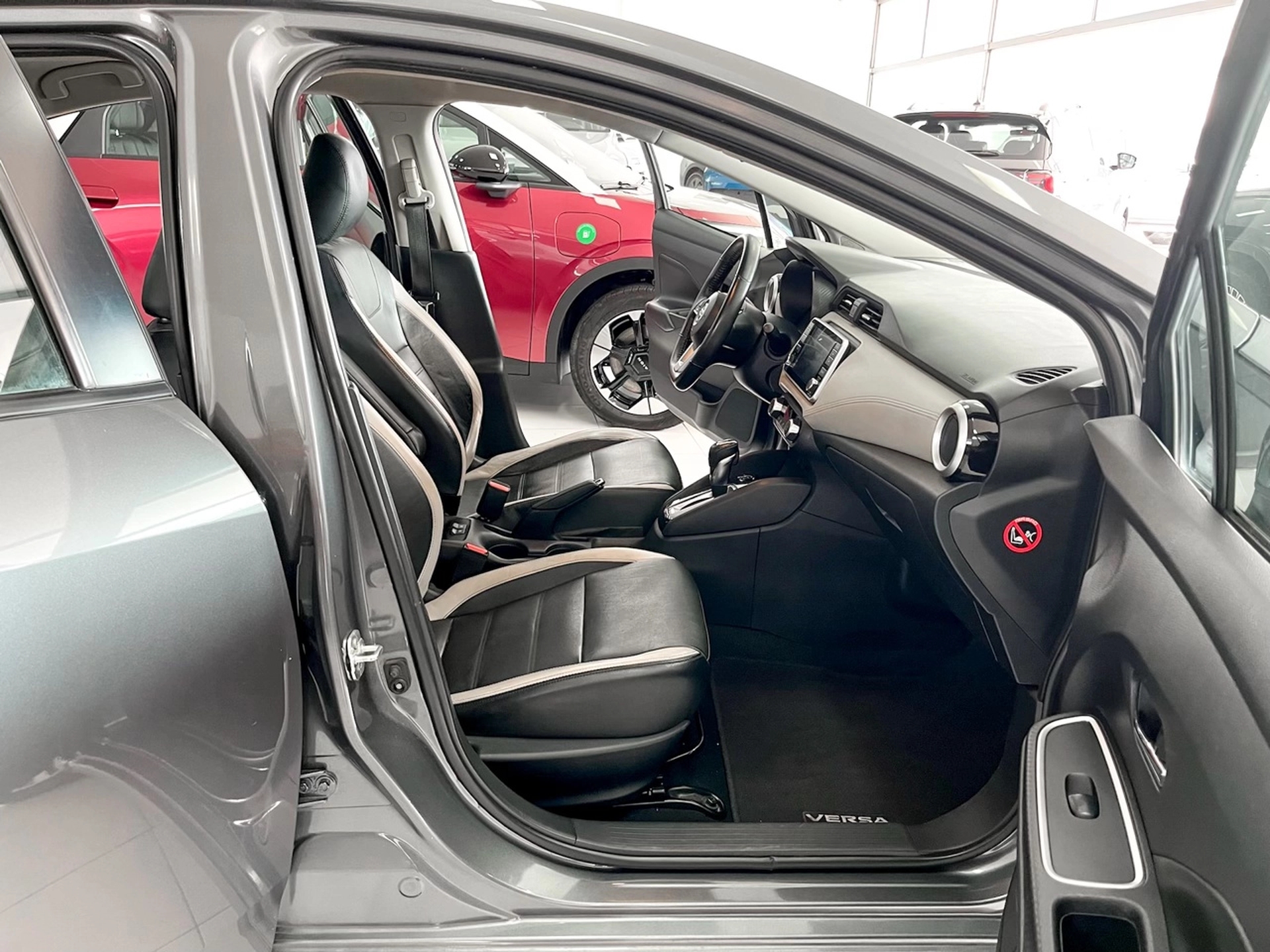Nissan Versa Exclusive 1.6 CVT