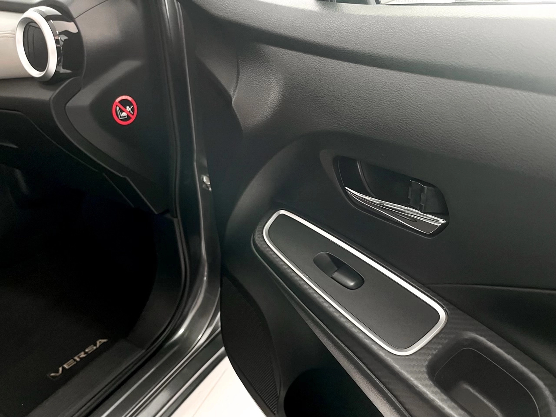 Nissan Versa Exclusive 1.6 CVT