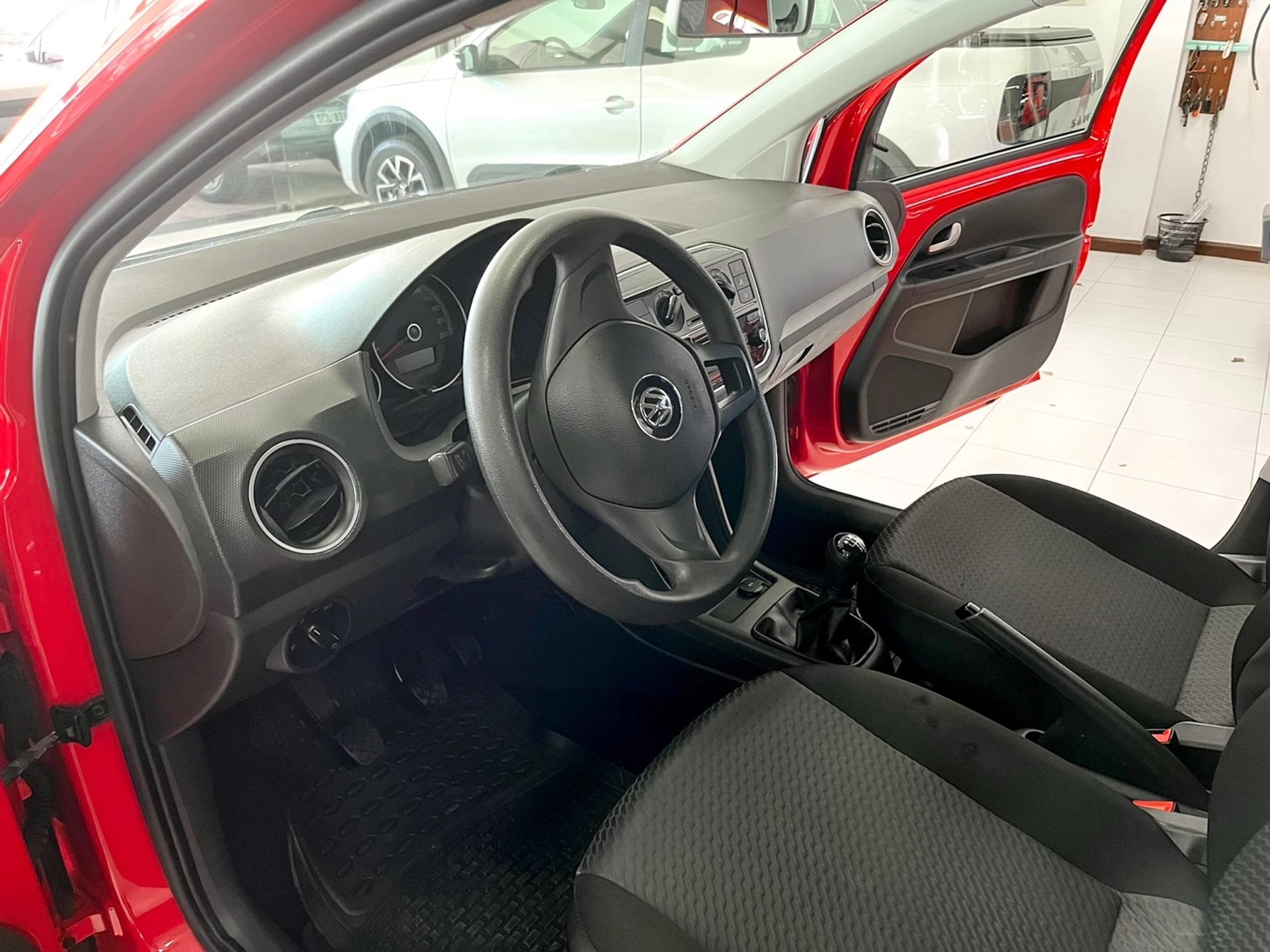 Volkswagen up! move up!