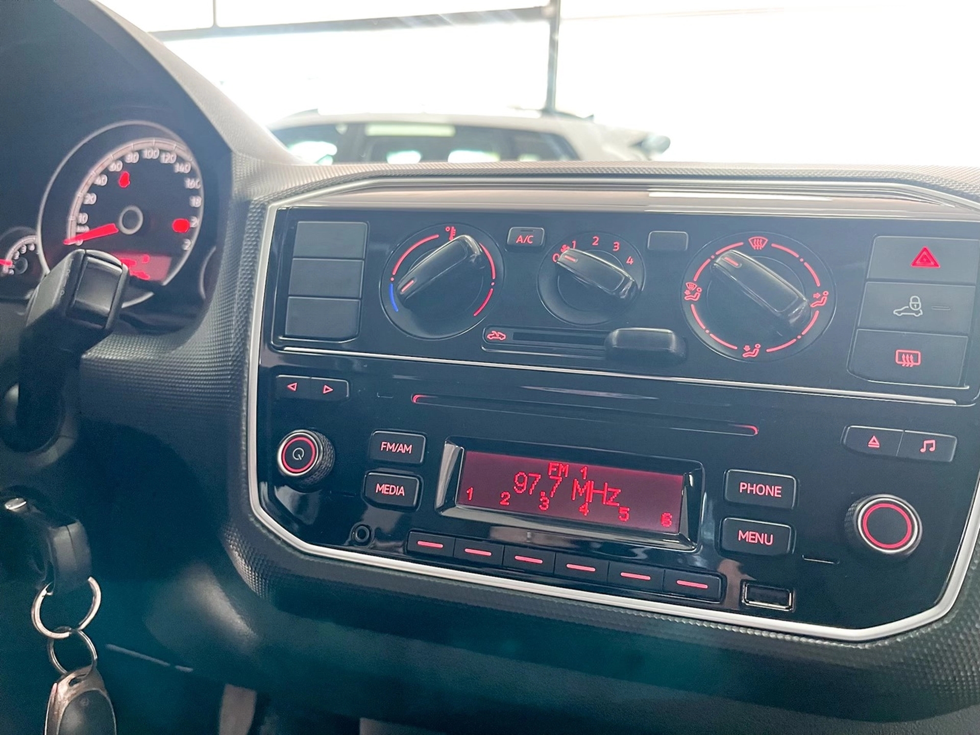 Volkswagen up! move up!
