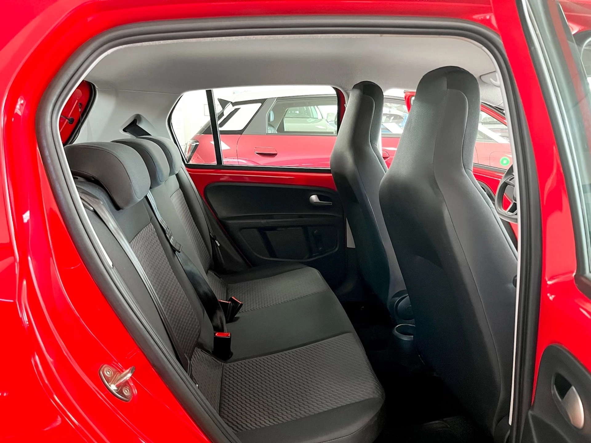 Volkswagen up! move up!