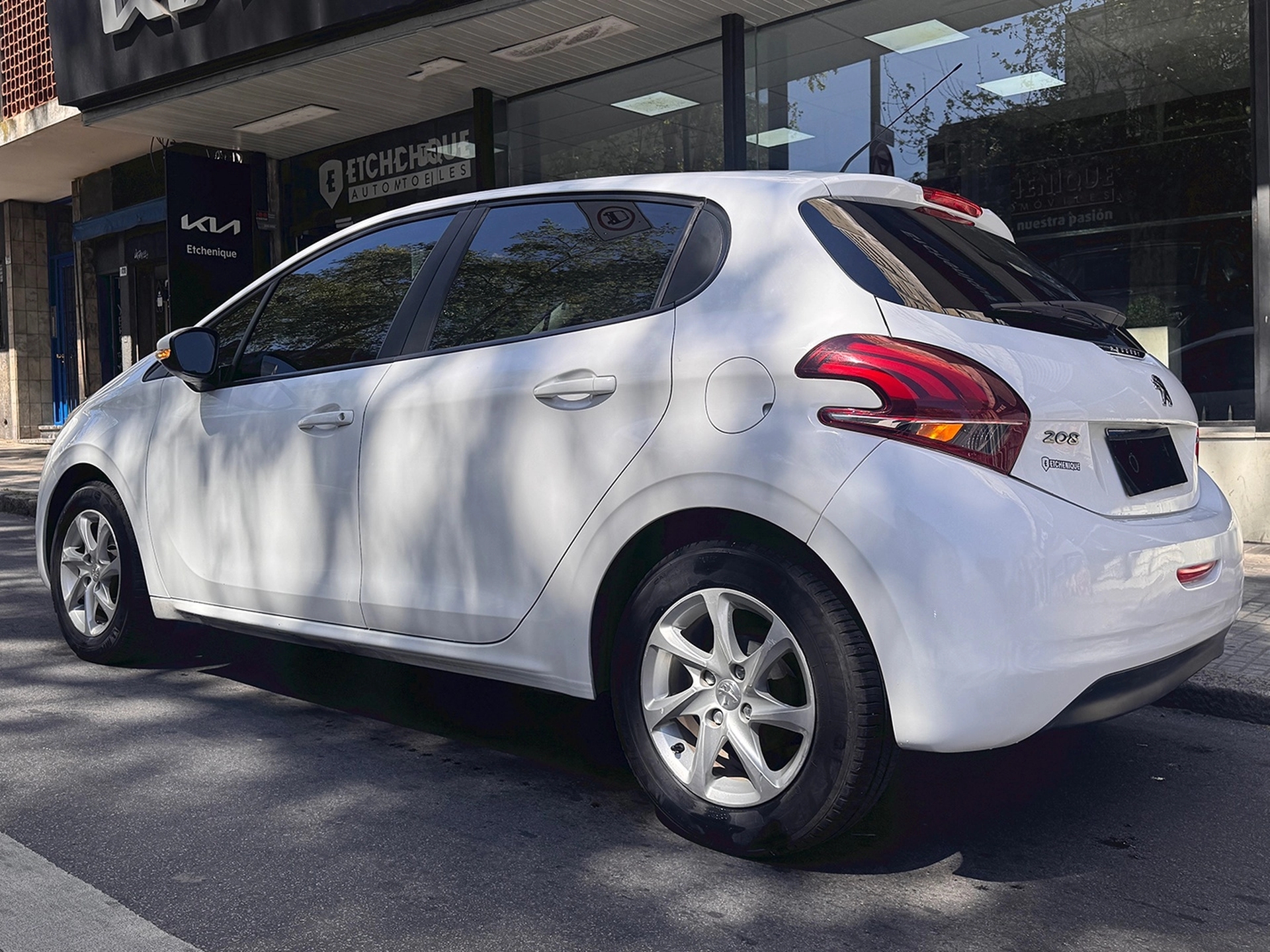 Peugeot 208 1.2 PureTech 82 Like ESP