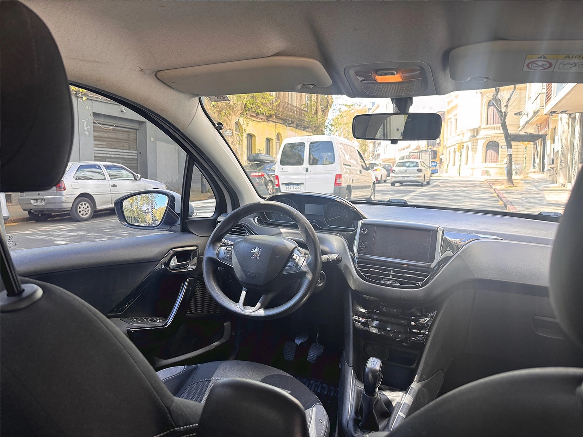 Peugeot 208 1.2 PureTech 82 Like ESP