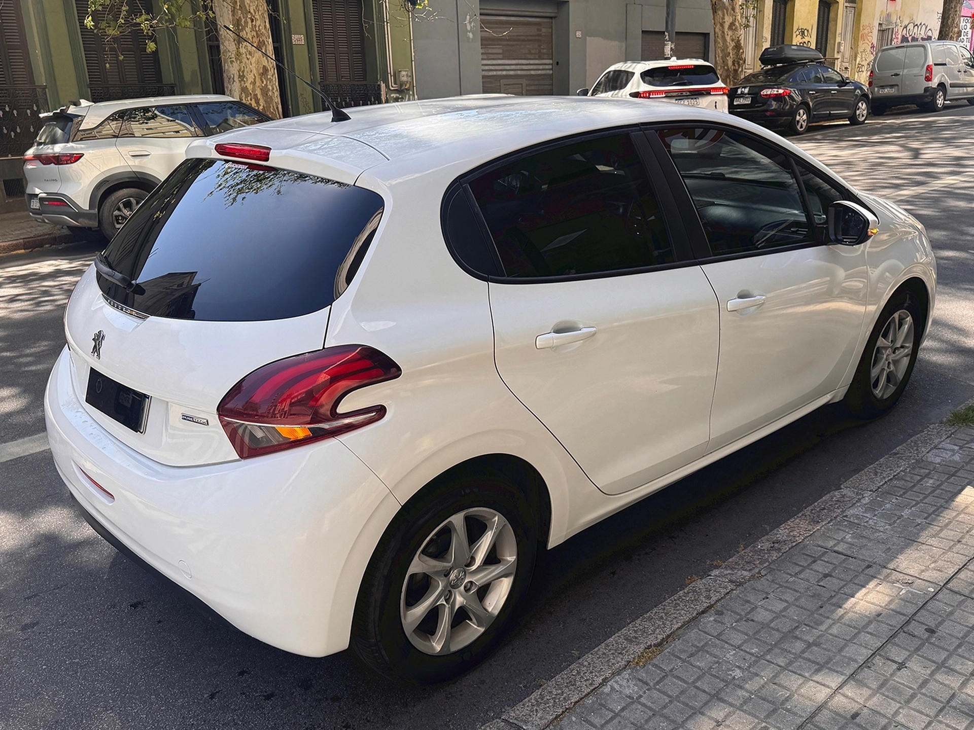 Peugeot 208 1.2 PureTech 82 Like ESP