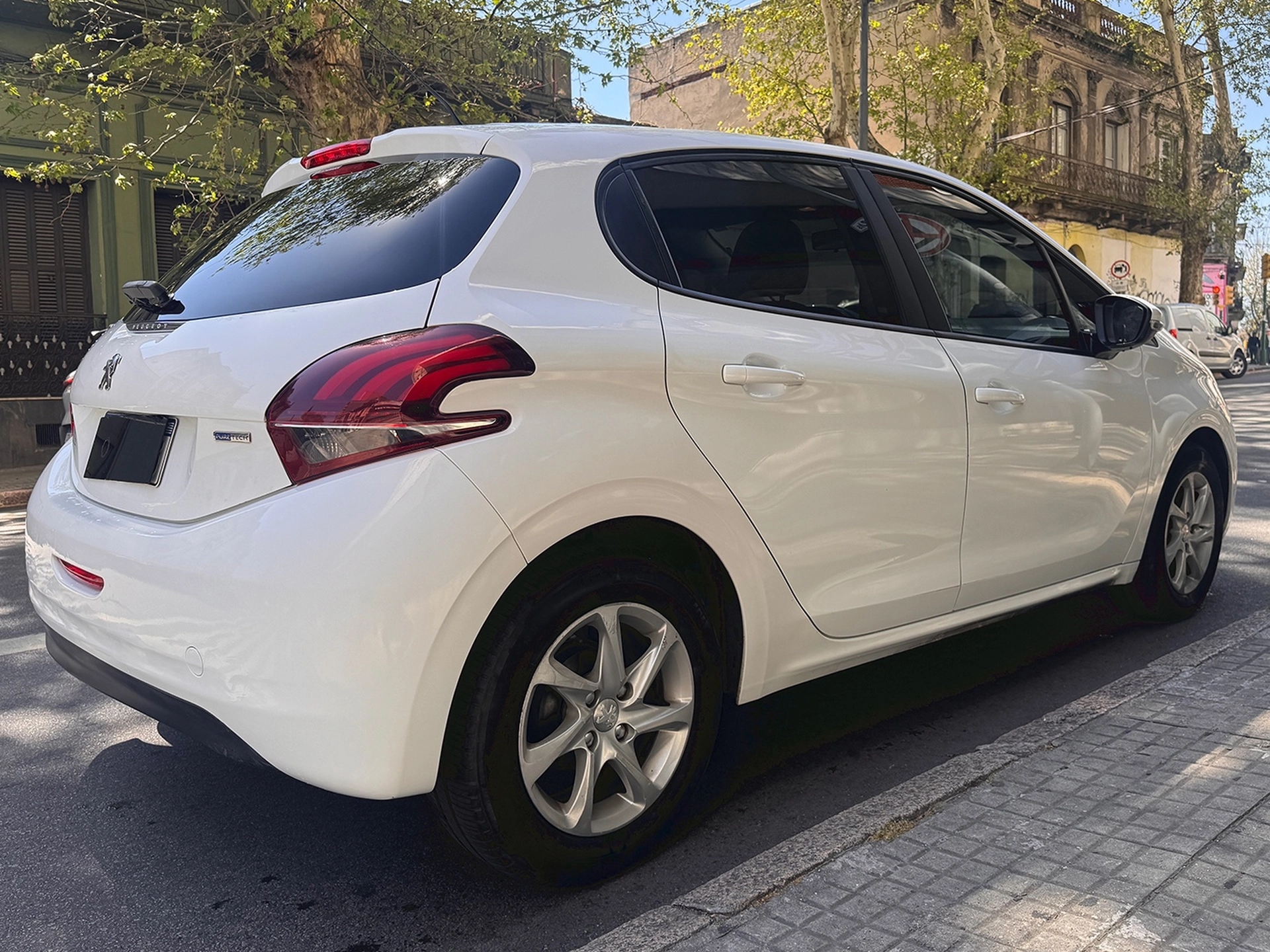 Peugeot 208 1.2 PureTech 82 Like ESP