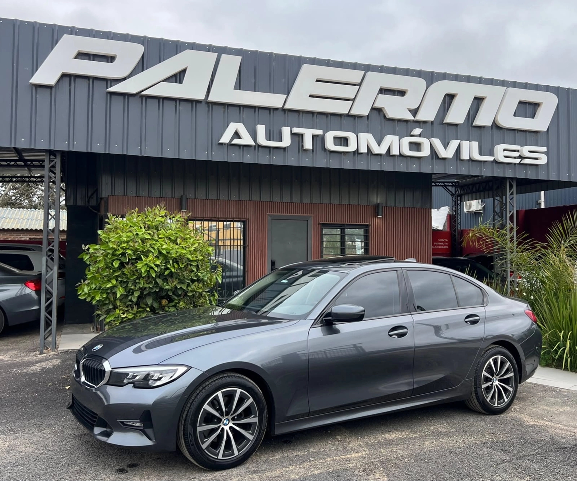 BMW 320i Sport Line