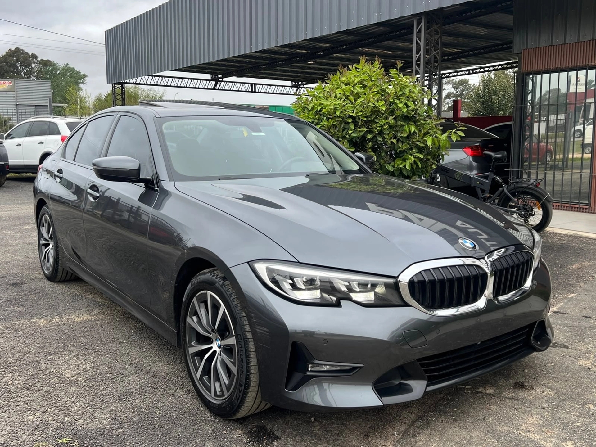 BMW 320i Sport Line