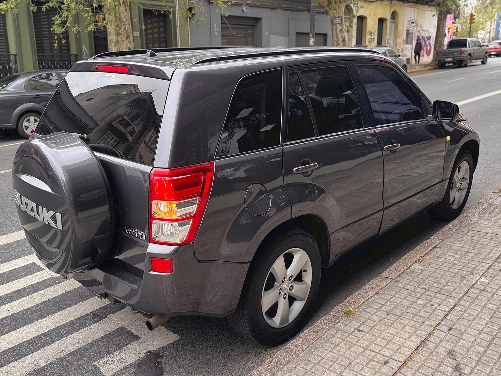 Suzuki Grand Vitara 2.4 A/T 2WD Full